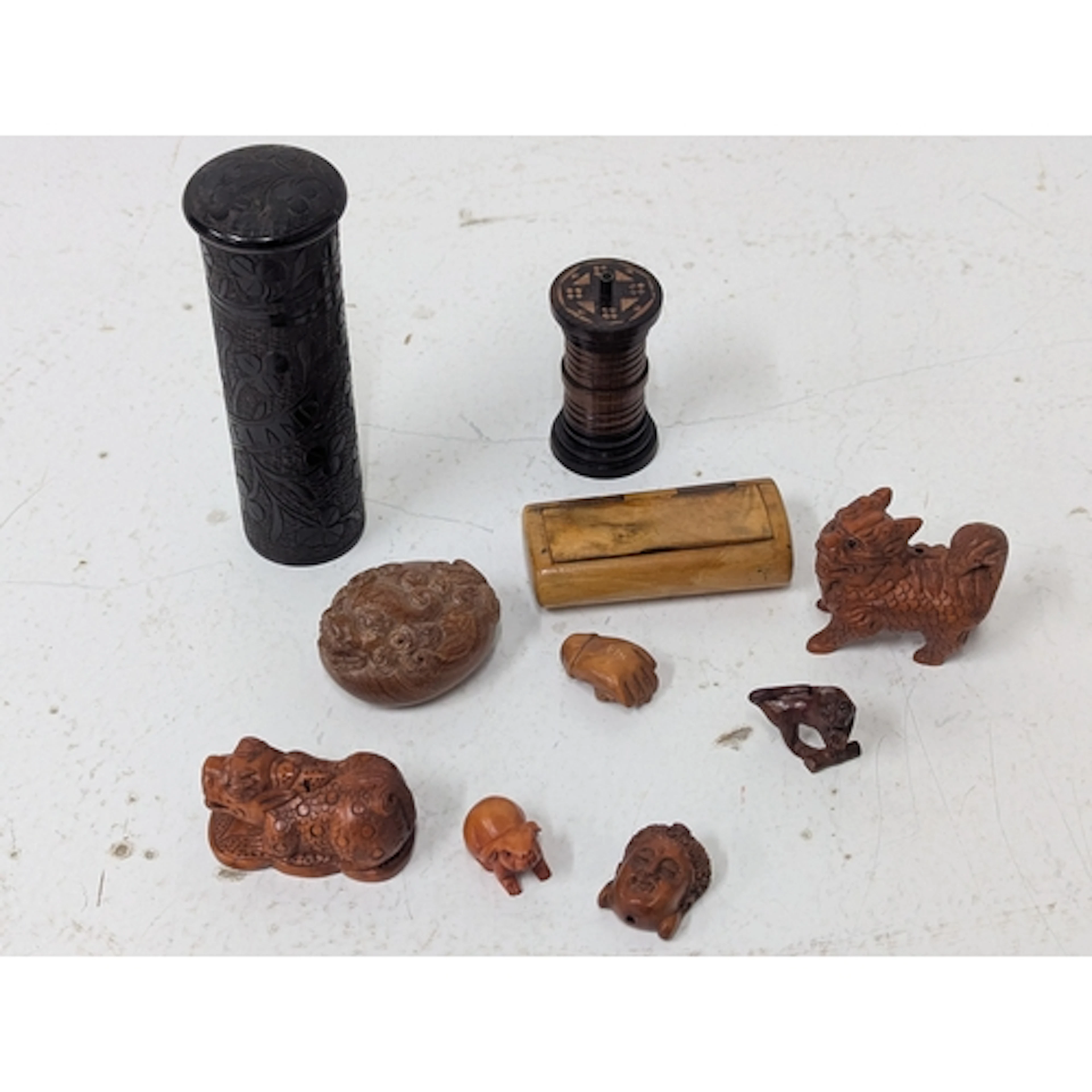 Mixed collectables to include an Irish hand-carved boy oak h...