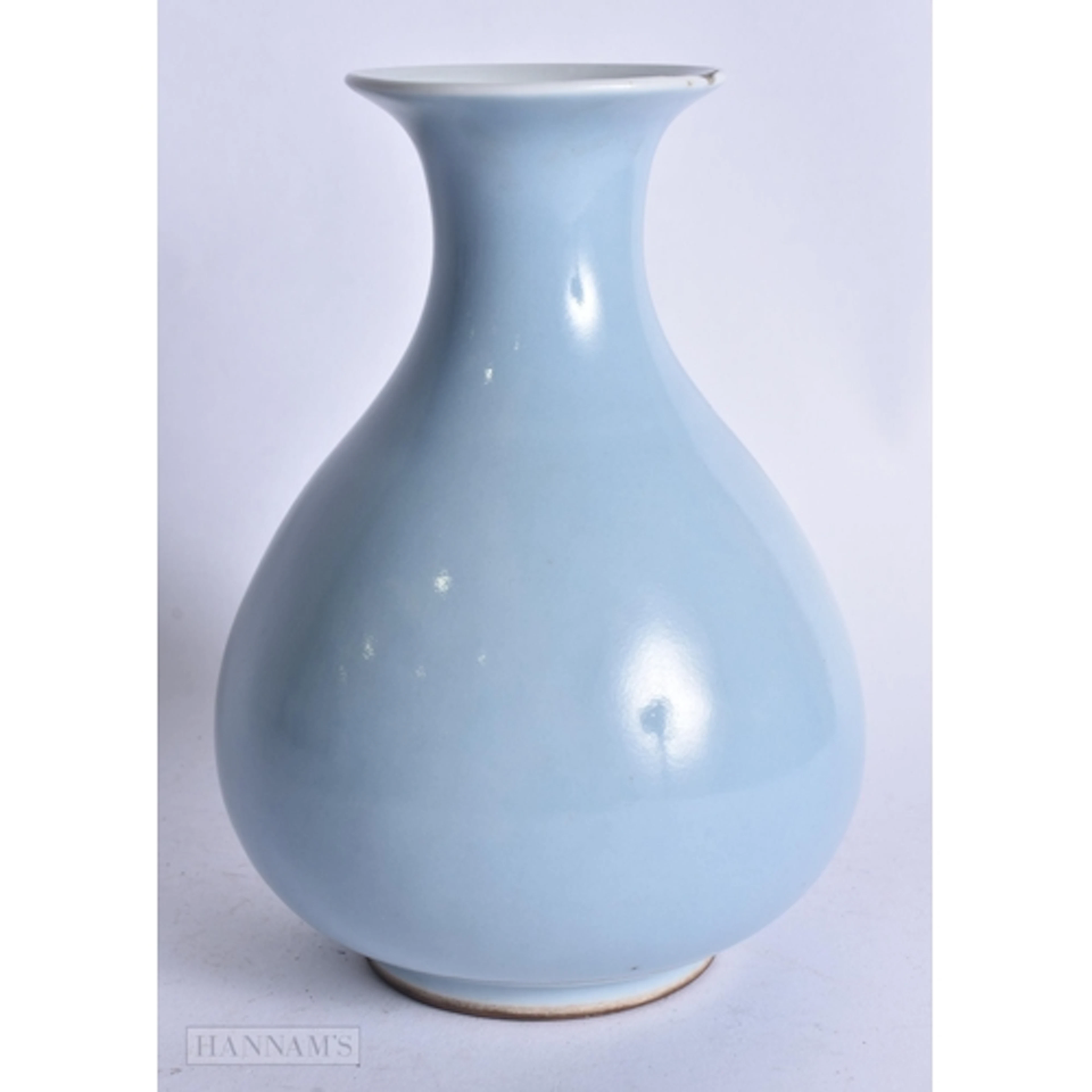 A 19TH CENTURY CHINESE CLARE DE LUNE PORCELAIN YUHUCHUMPING ...