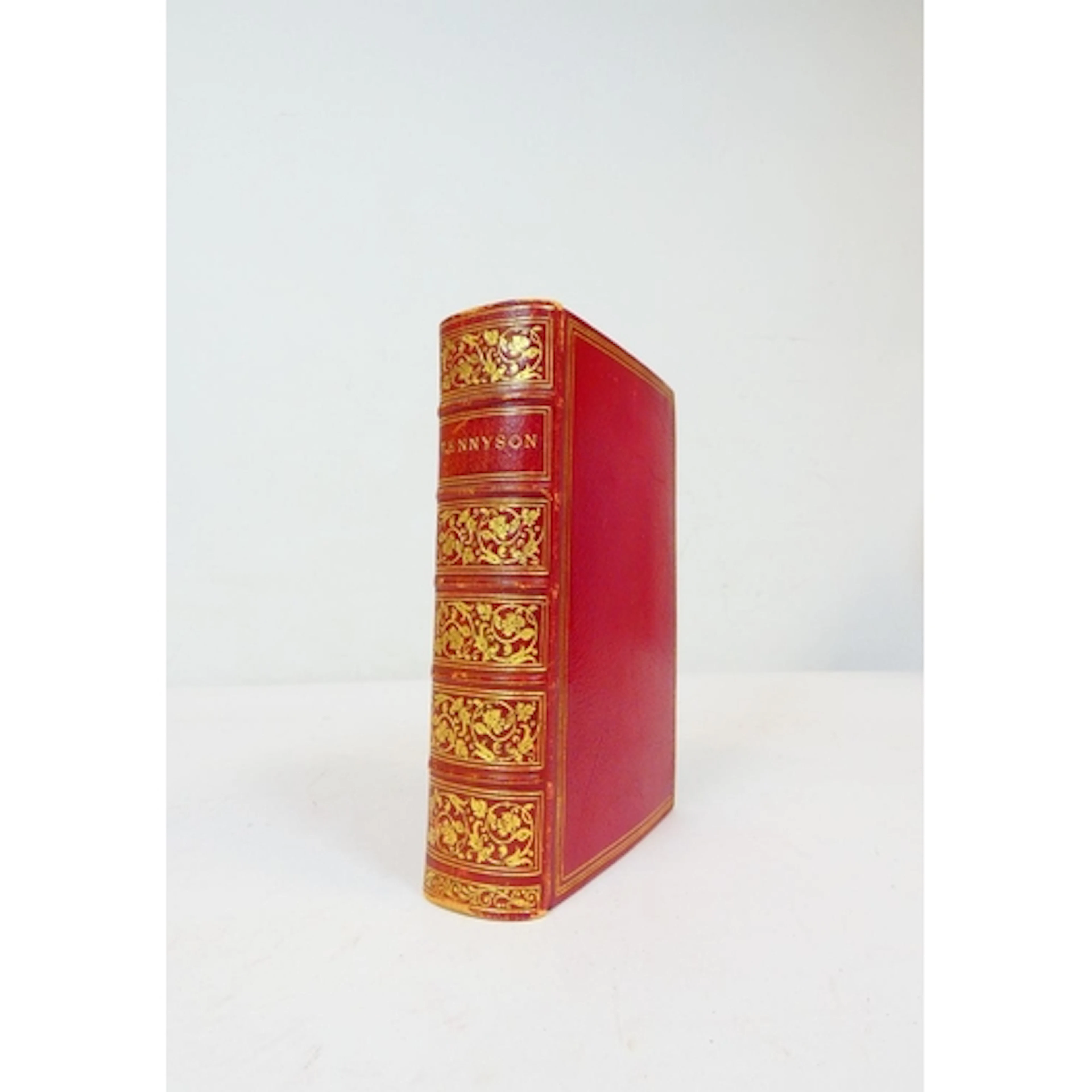 TENNYSON LORD. The Works. Eng. port. frontis. Handsome full...