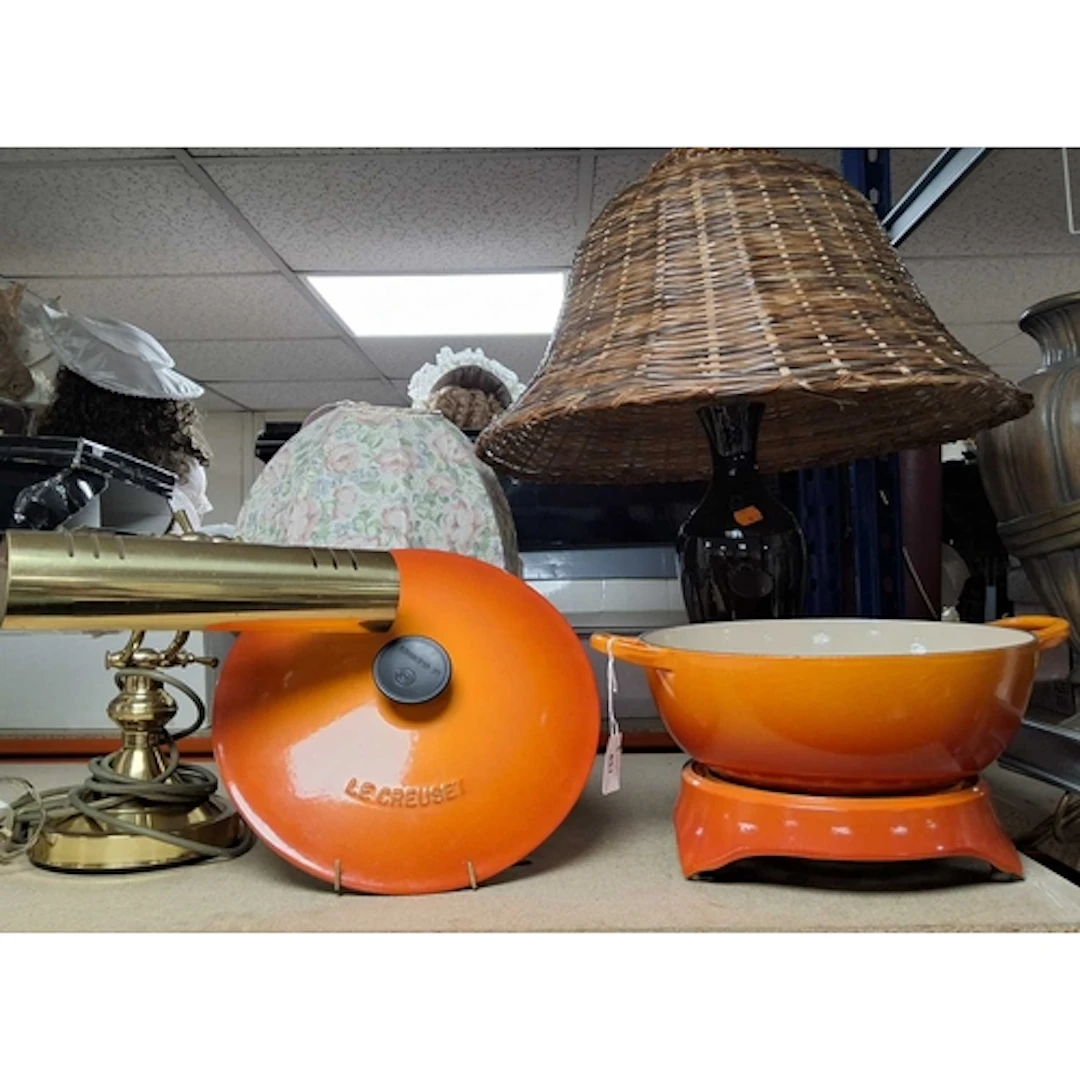 VINTAGE LE CREUSET CAST IRON PAN AND MISCELLANEOUS ITEMS, to...