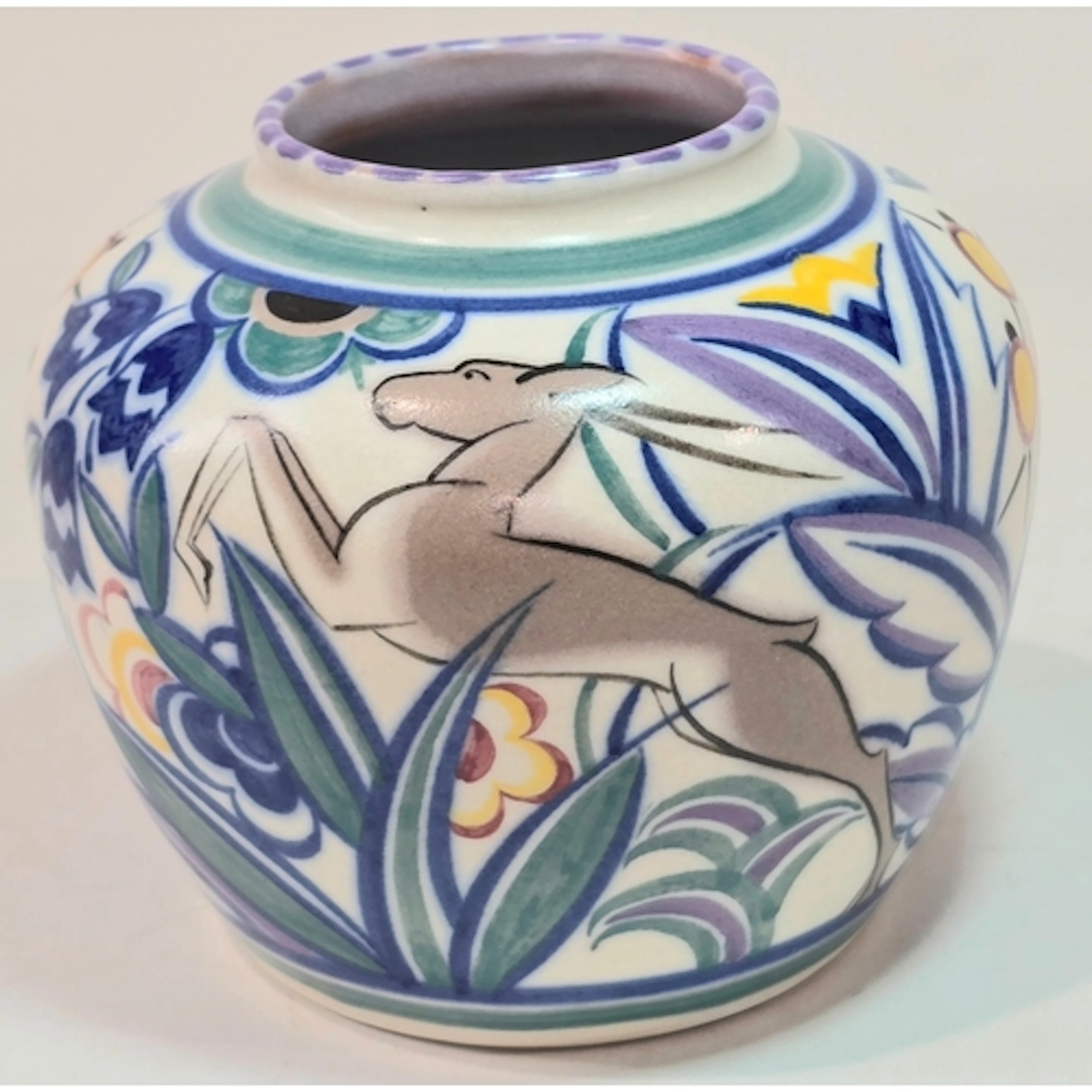 Poole Pottery shape 402 TZ pattern (leaping Gazelle) vase de...