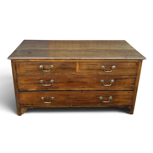 A MAHOGANY LOW CHEST OF DRAWERS 107cm x 55cm x 48cm...