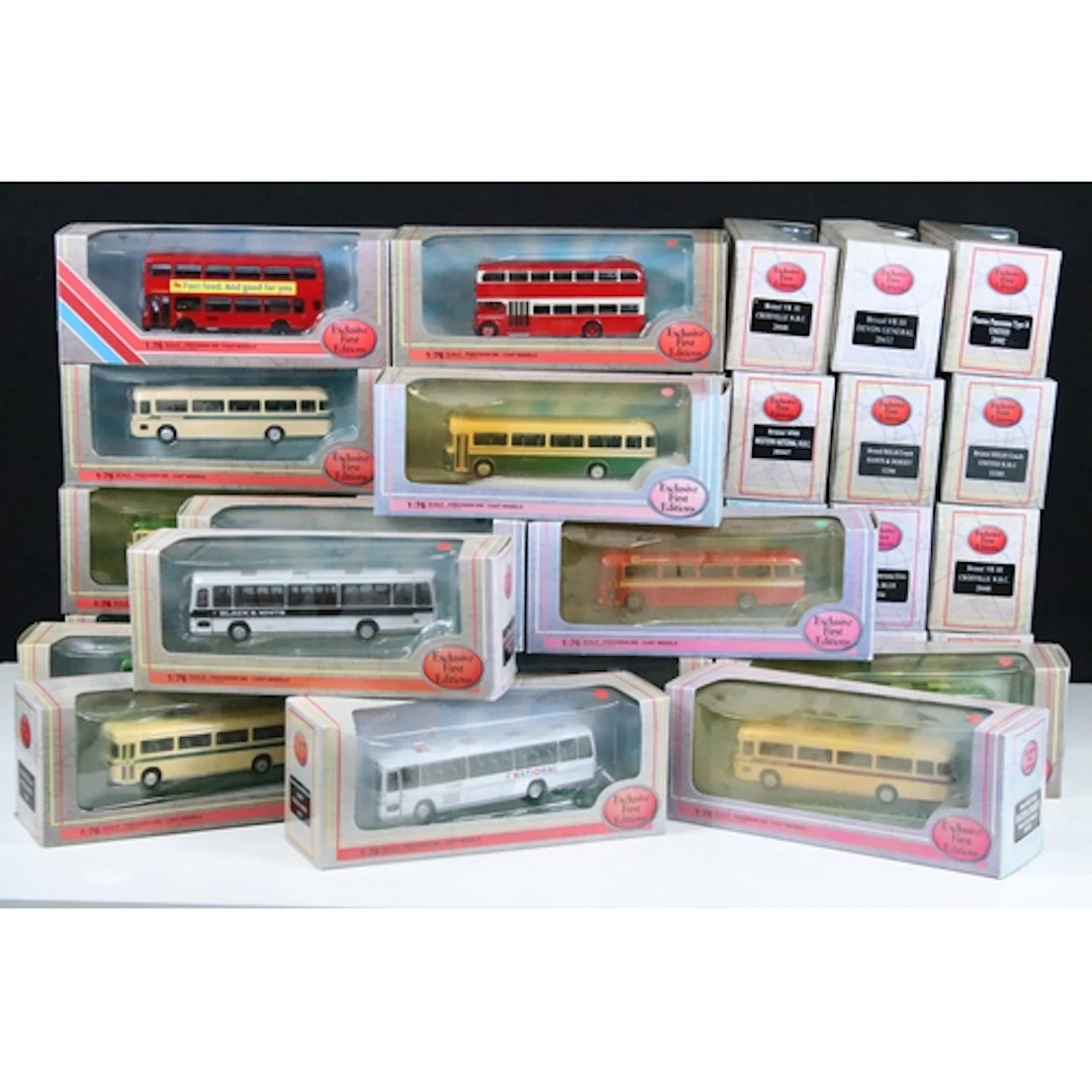 30 Boxed EFE Exclusive First Editions diecast model buses to...