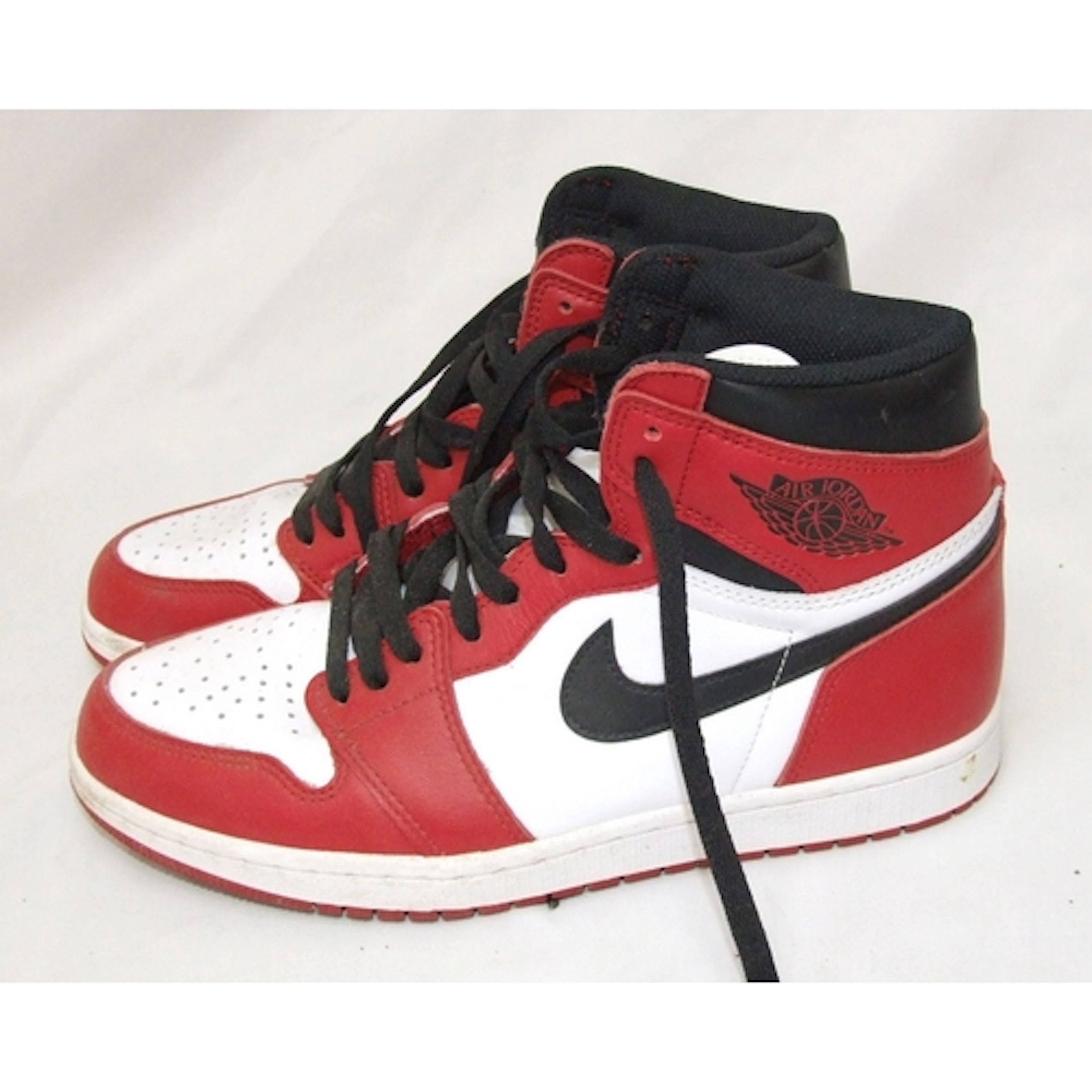 Nike Air Jordan Chicago High Trainers in Red size 9