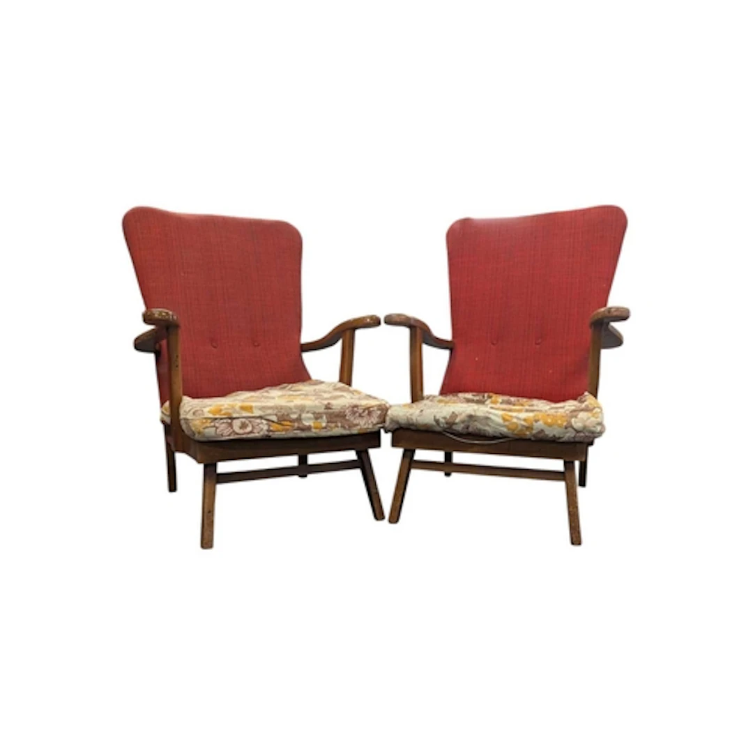 A pair of retro mid 20th century beech-framed armchairs. Eac...