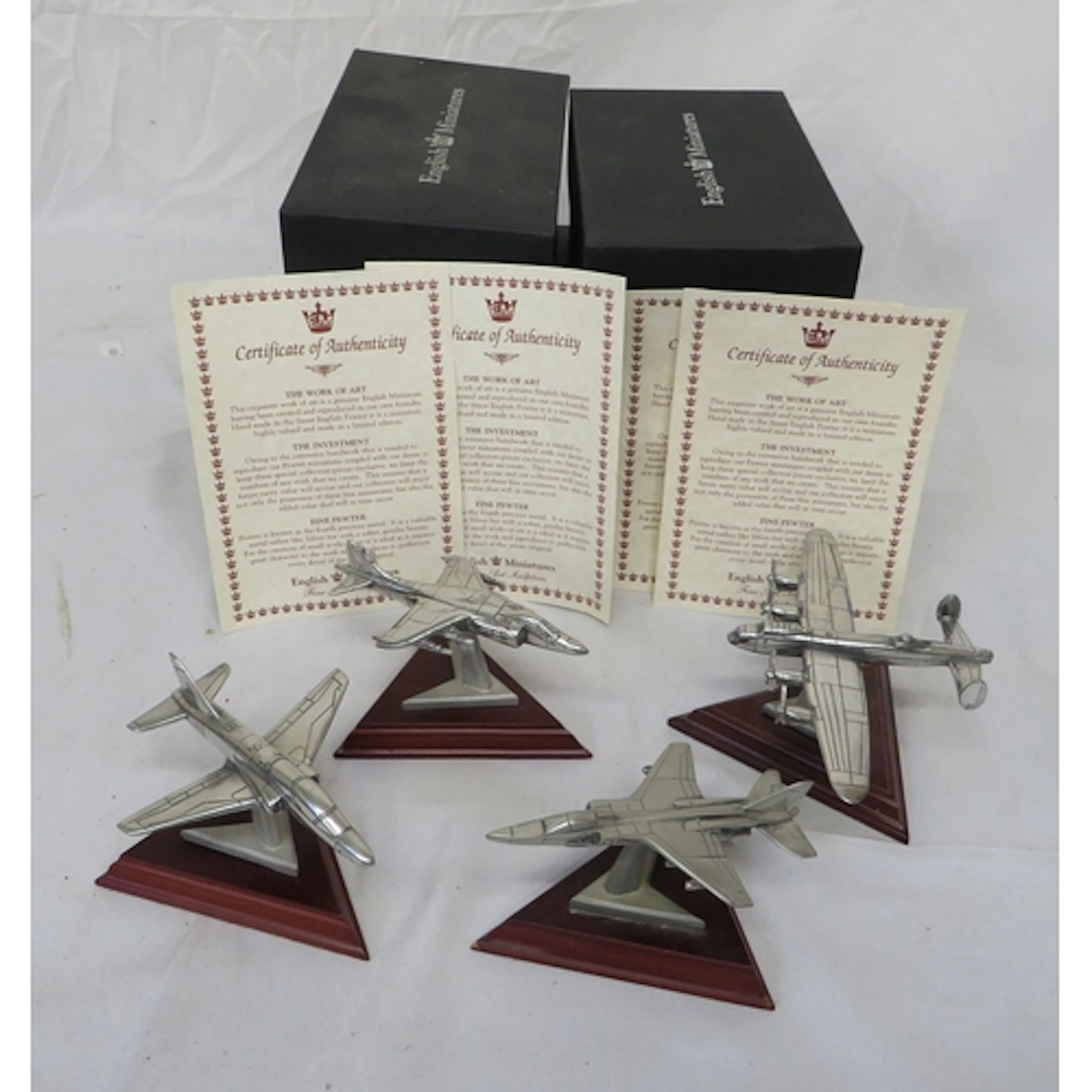 English Miniatures Aeroplanes: Avro Lancaster, Harrier GR7, ...