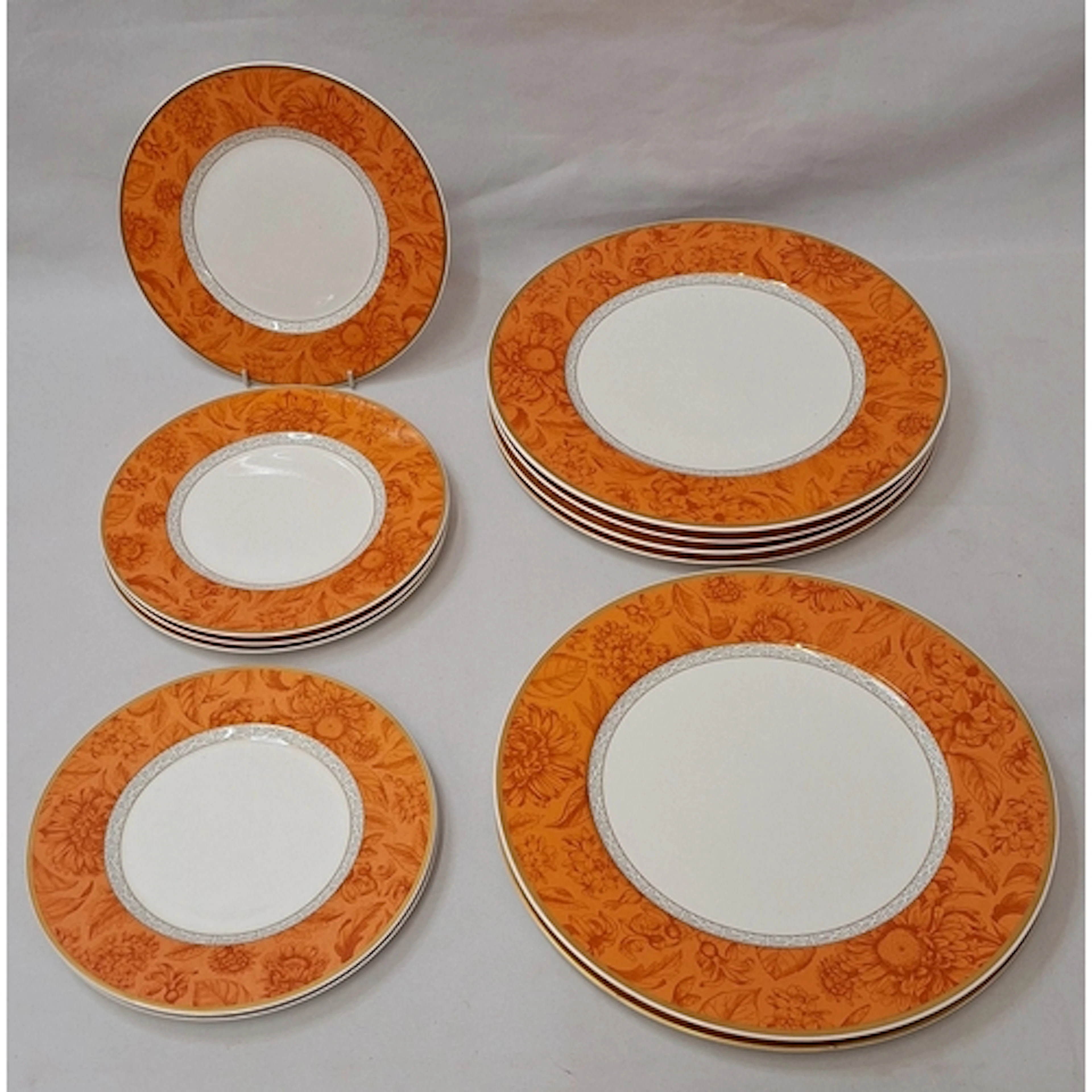 Villeroy & Boch Plates, Kimono Kutani from The Chateau Colle...