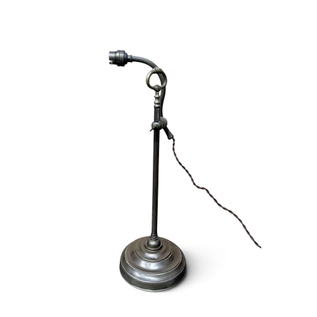 A BRASS DESK LAMP 43cm H