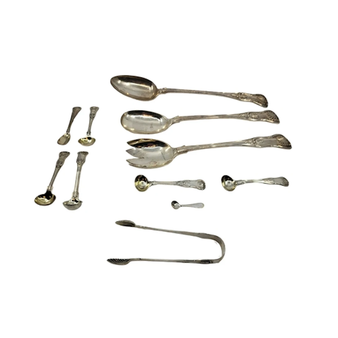 AN UNCASED CANTEEN OF STERLING SILVER (.925) KING'S PATTERN ...
