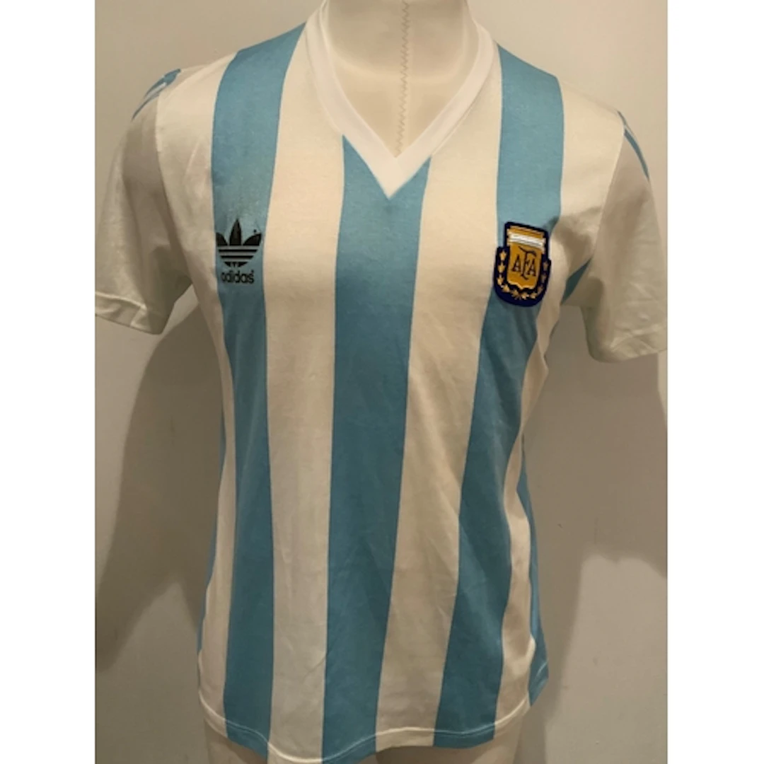 Argentina 1992 Match Prepared Football Shirt: Blue and white...