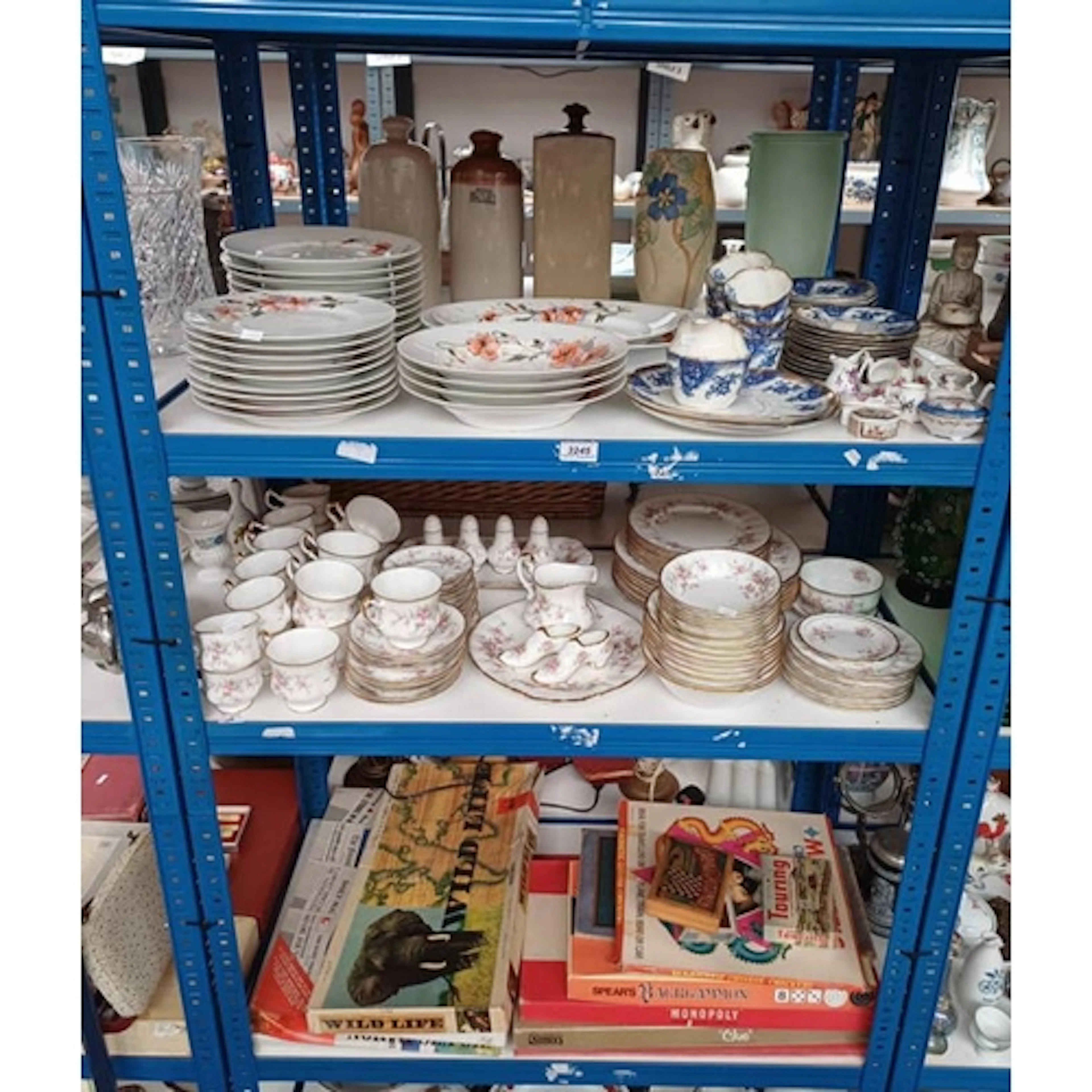 SELECTION OF VARIOUS ITEMS INCLUDING PARAGON TEASET WITH VIC...