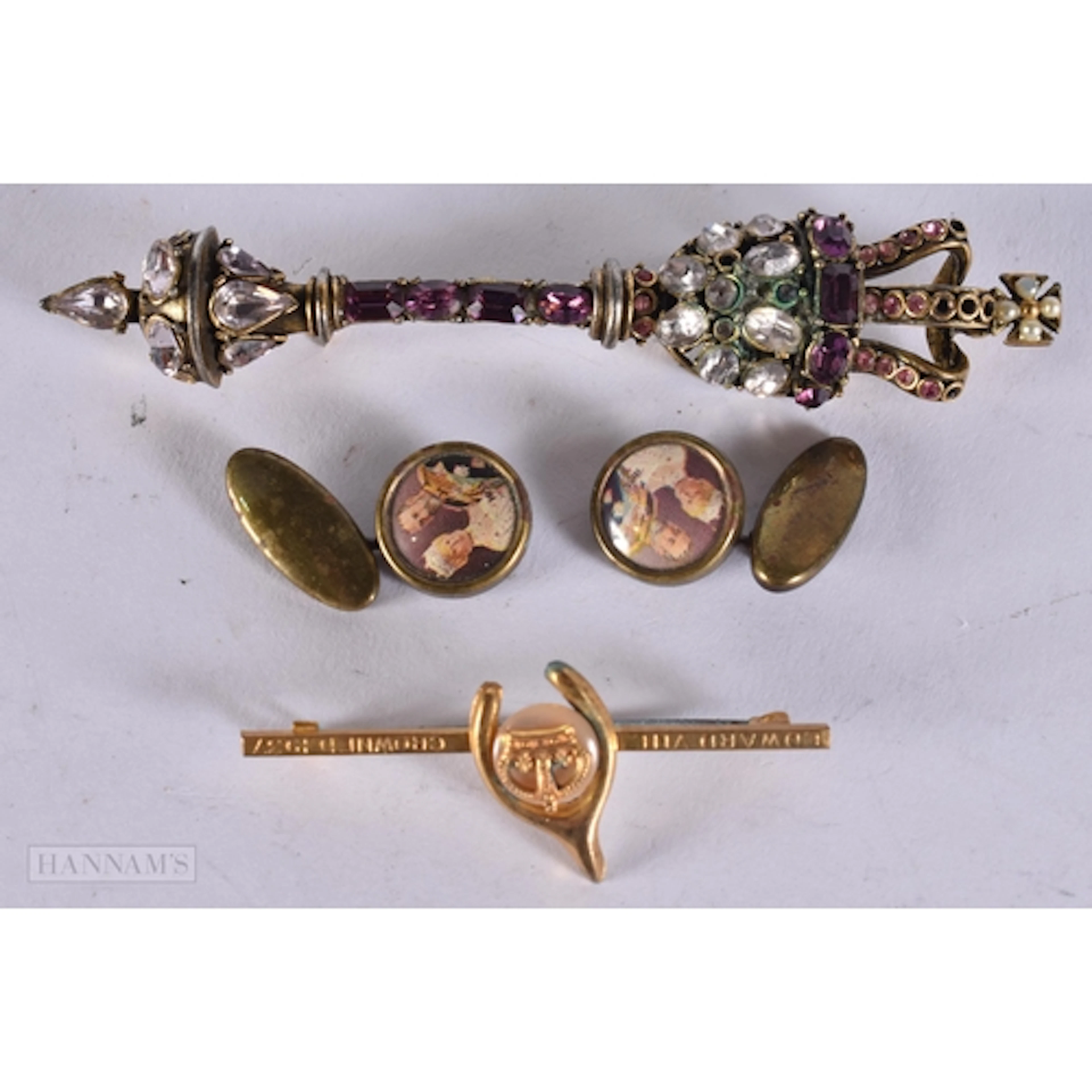 ASSORTED ROYAL RELATED JEWELLERY. 28.6 grams. (qty)