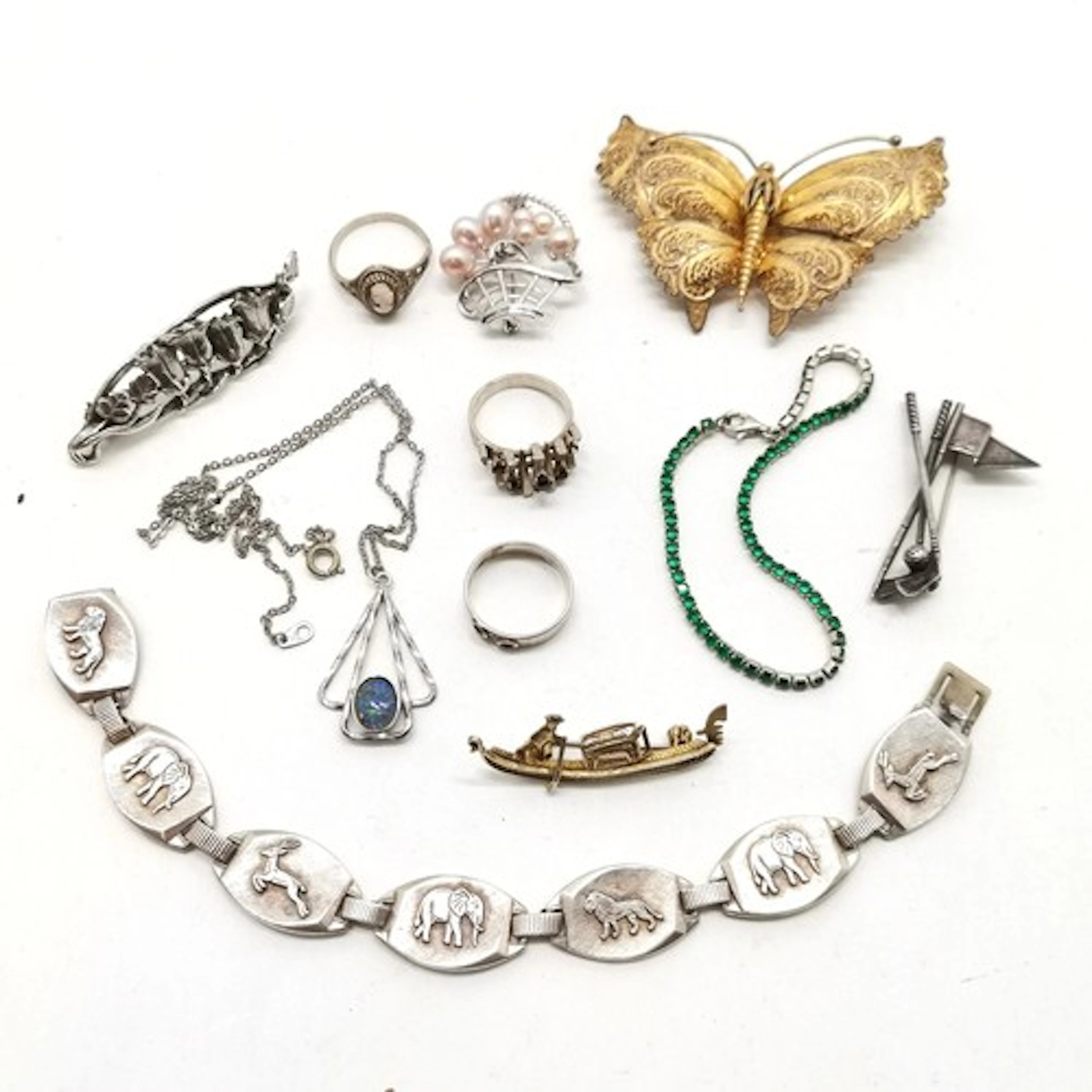 Qty of silver jewellery inc Simba african land animal panel ...
