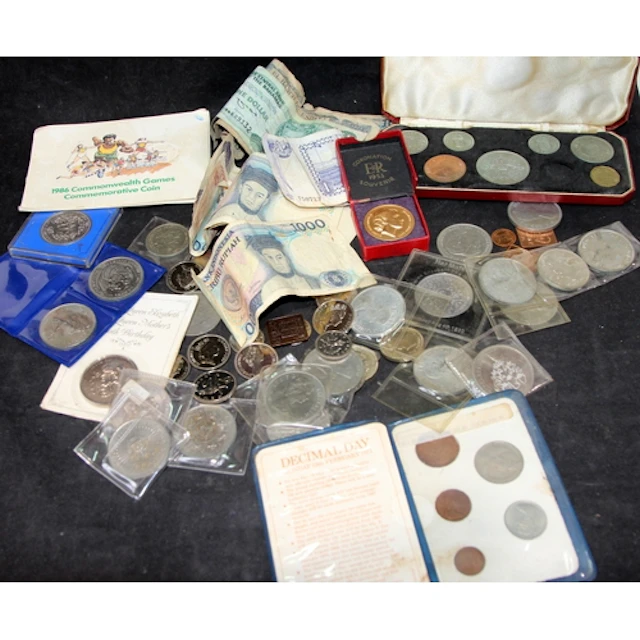A coin collection mostly consisting of GB Crown coins and fo...