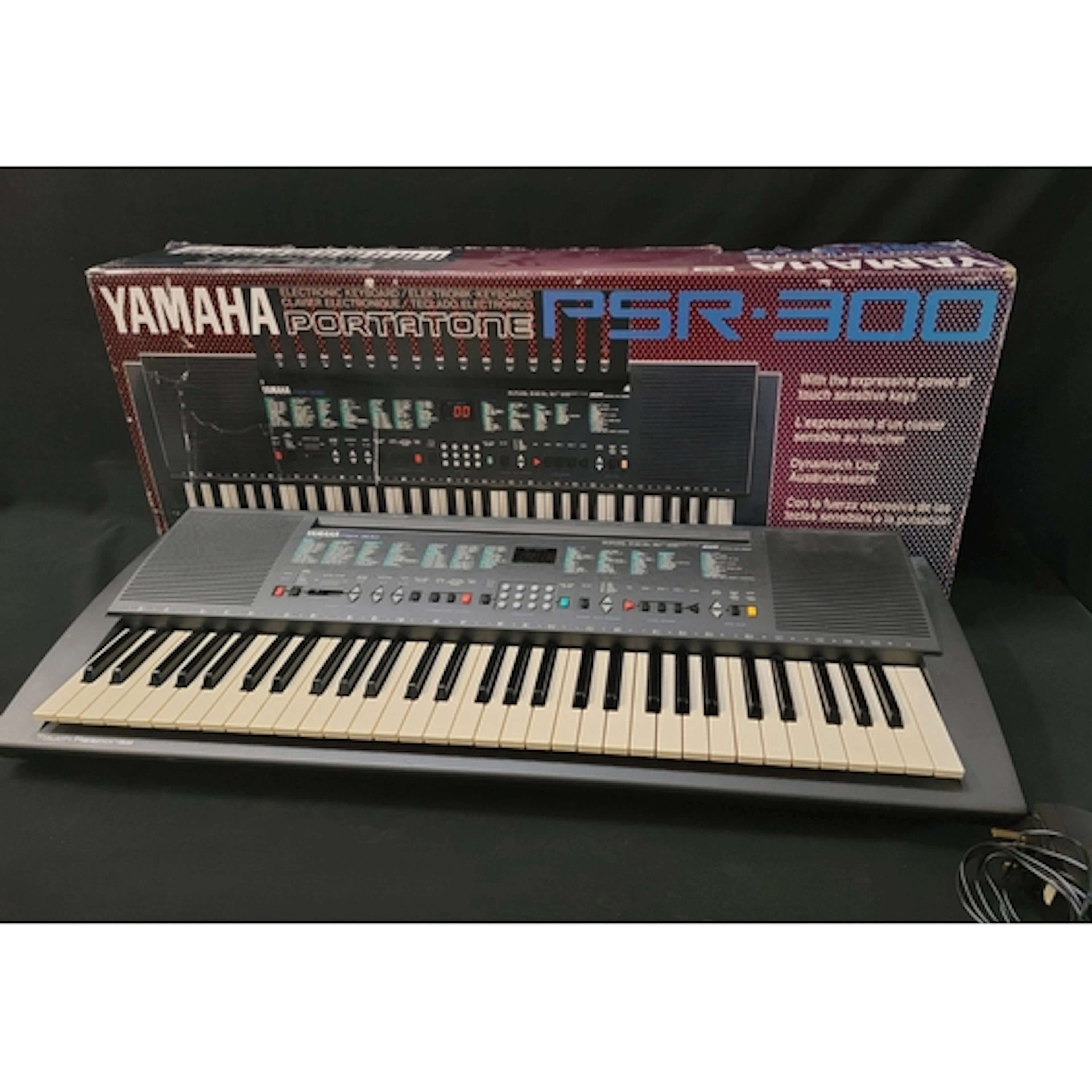 YAMAHA PORTATONE PSR-300 DIGITAL KEYBOARD the early 1990s mo...