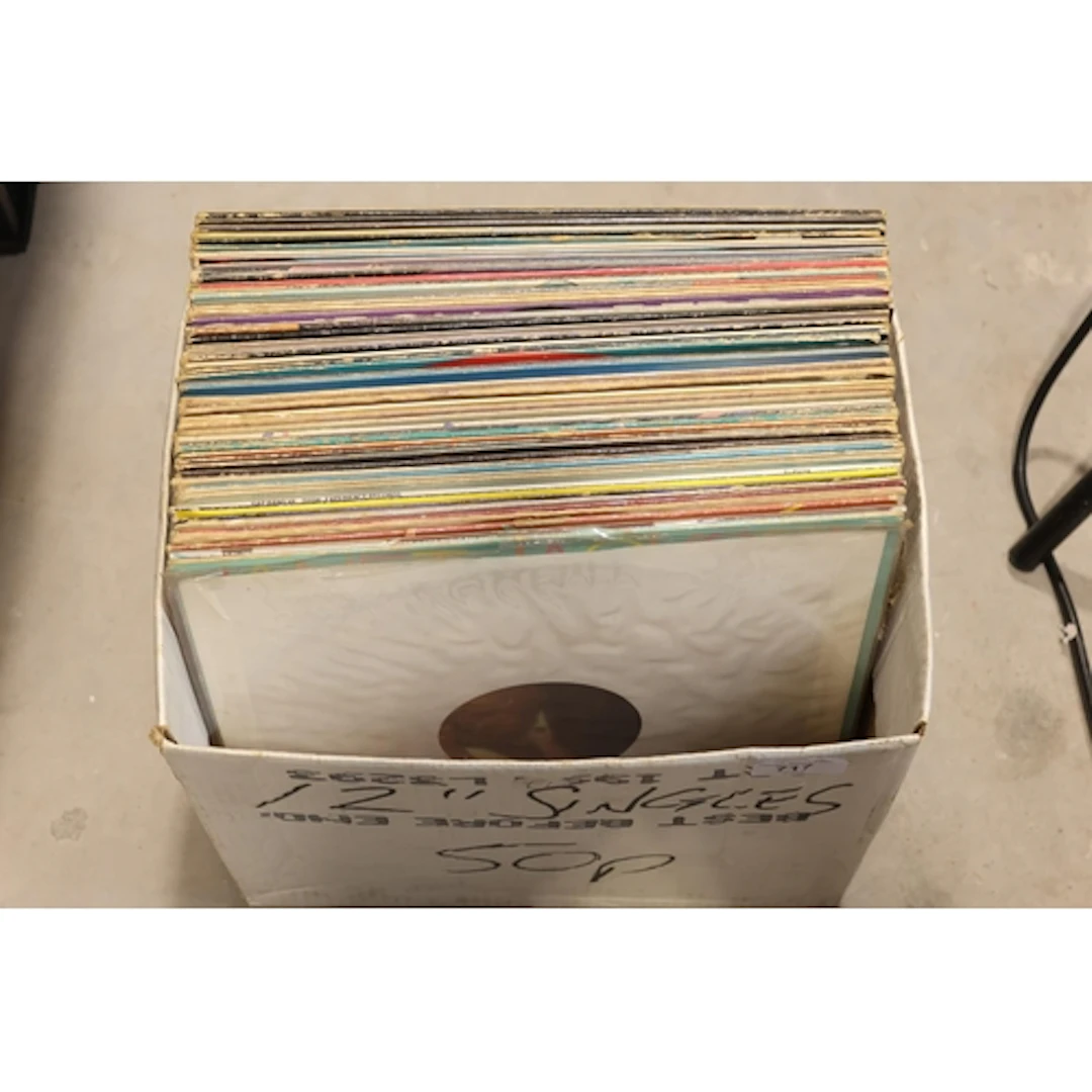 Box of mixed vinyl records to include Janet Jackson, etc.