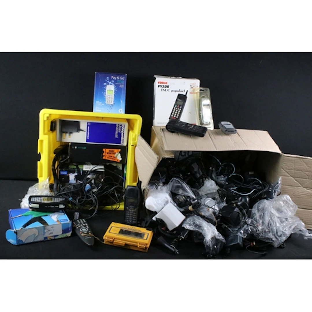 Collection of various mobile phones to include Nokia and Mot...