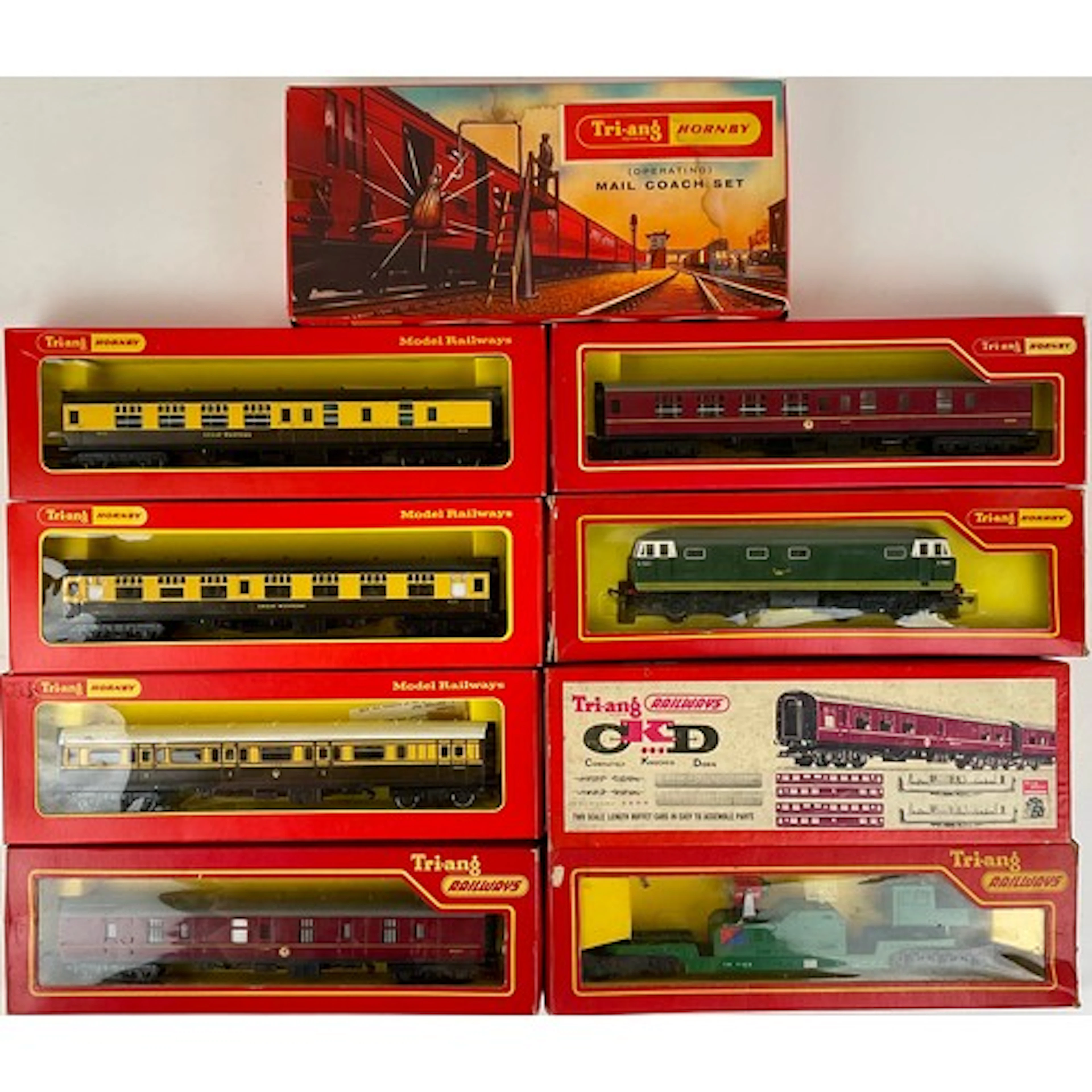 Tri-ang Hornby Model Railways - A quantity of boxed OO Gauge...