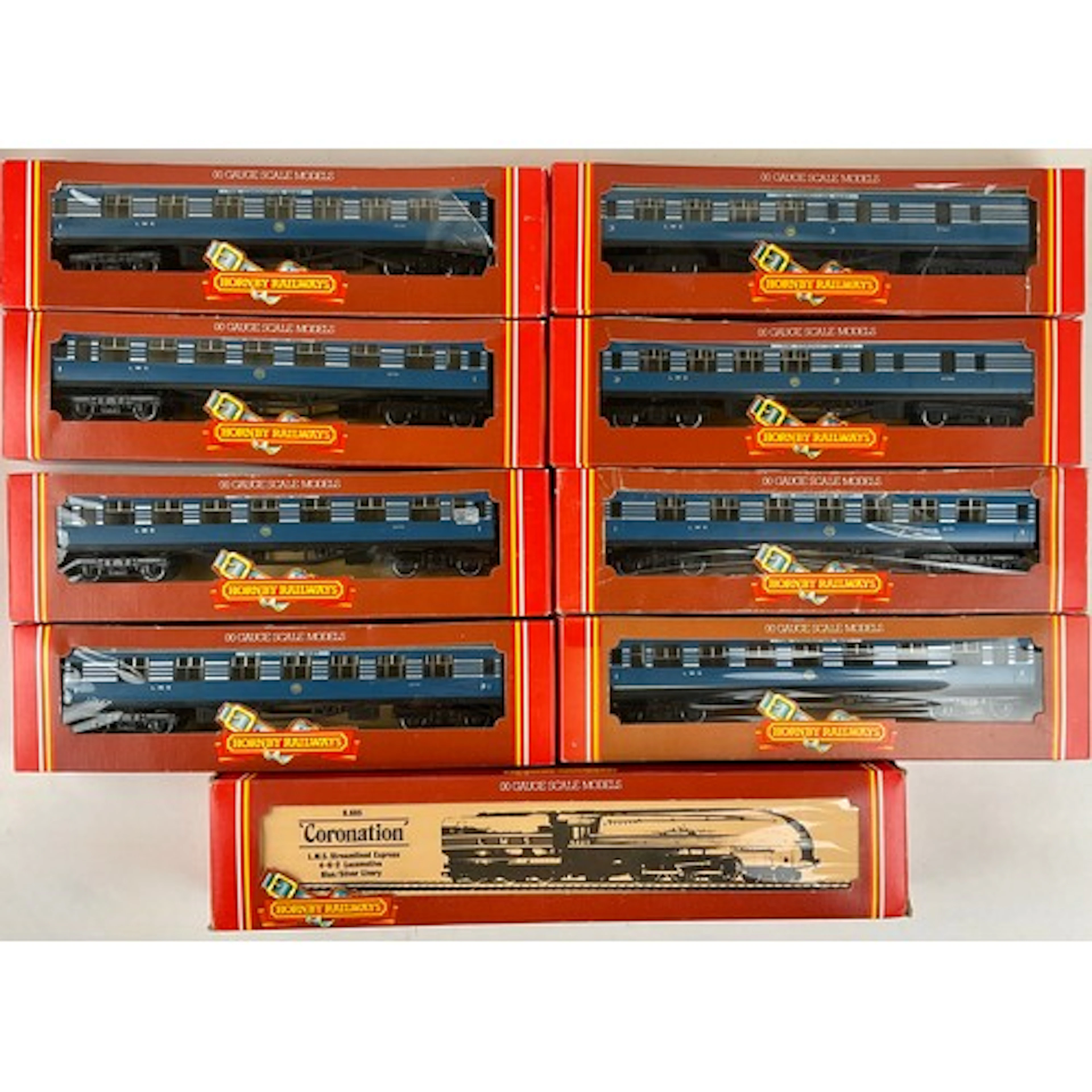 Hornby Railways - 00 gauge R685 Coronation streamlined locom...