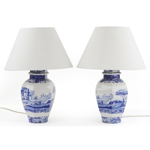 A pair of Willow pattern design blue and white porcelain hex...