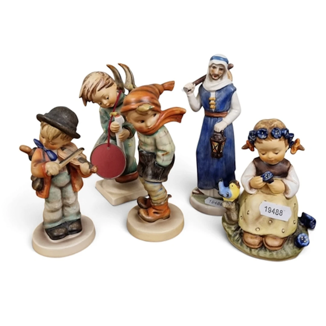 A good quantity of Gobel Figures. H 16 cm approx.