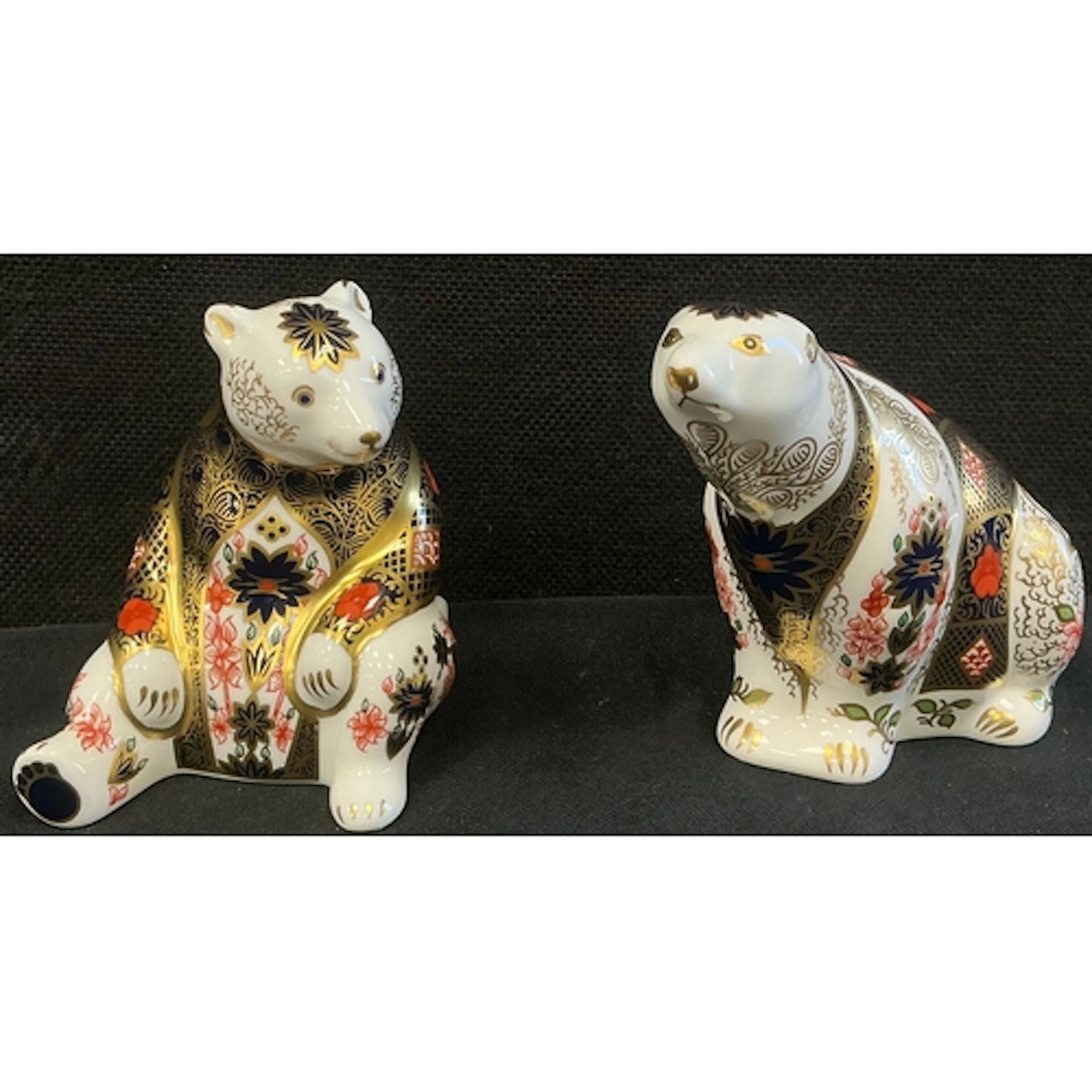 A royal crown Derby honey bear paperweight in old Imari; a p...