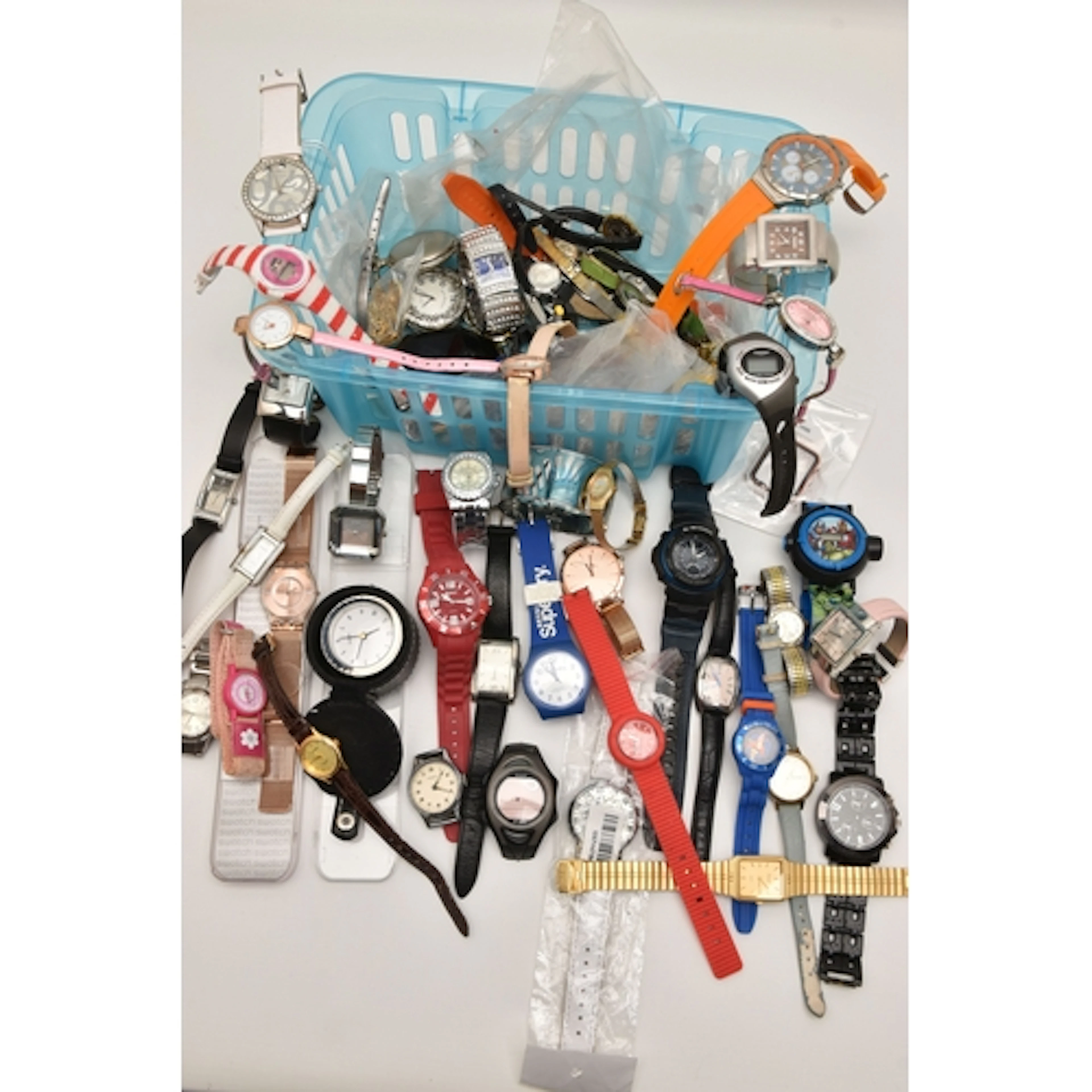 A BASKET OF ASSORTED WATCHES, to include ladies, gents and c...