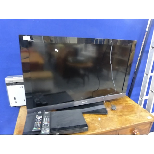 Sony TV 40", Blue Ray player video.