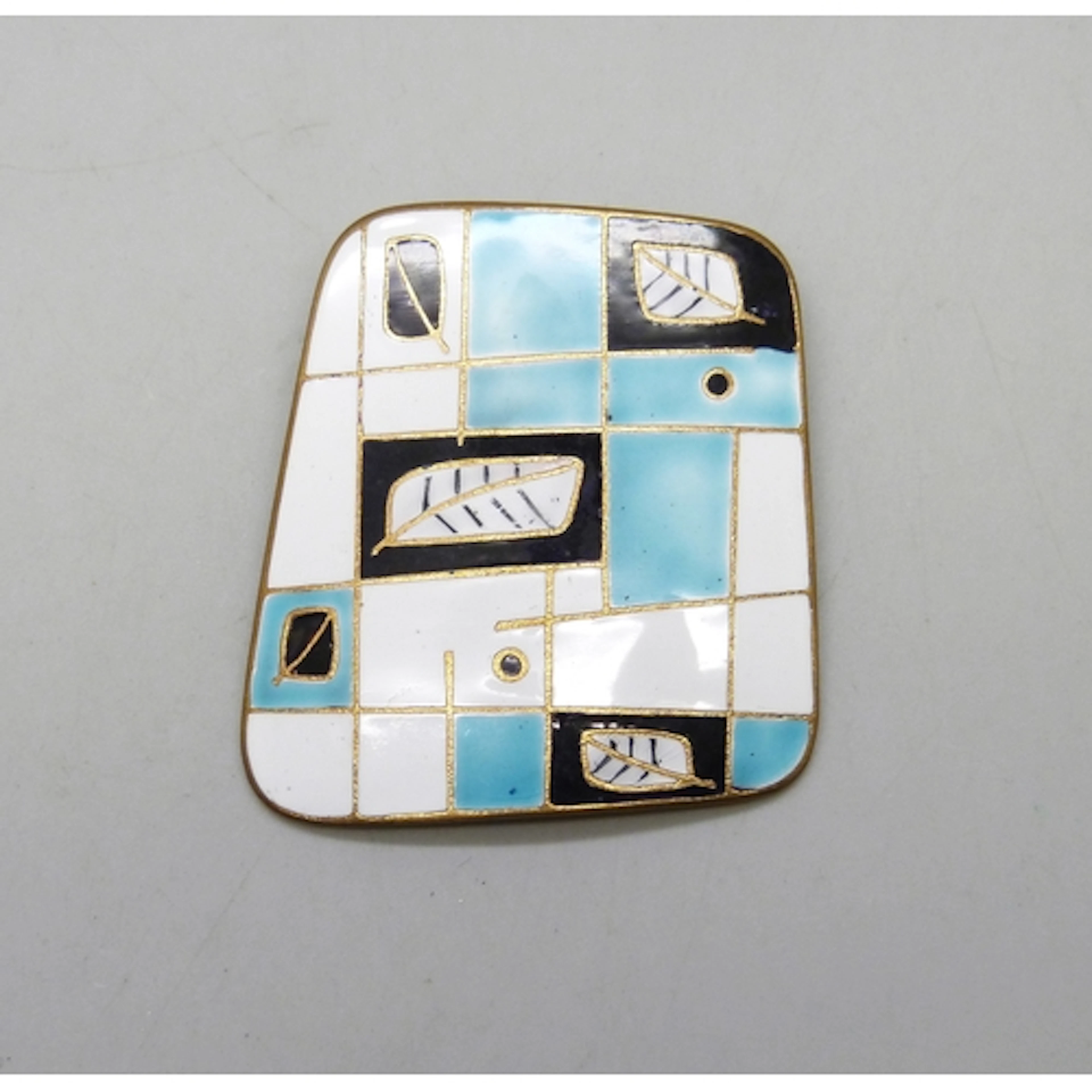A circa 1960s Russian enamel brooch, 5cm