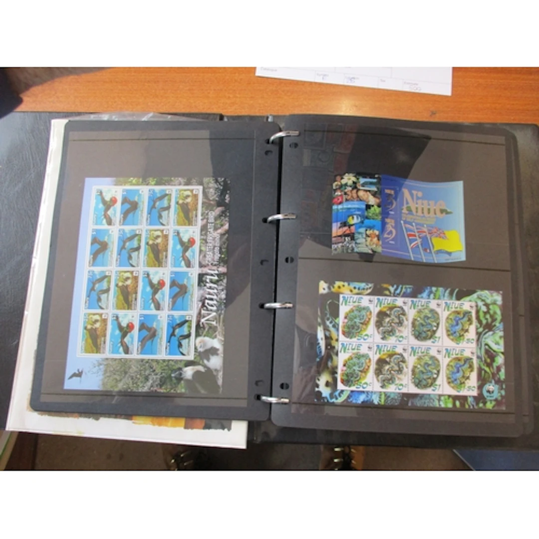 BC, large range of modern UM, material in albums stock books...