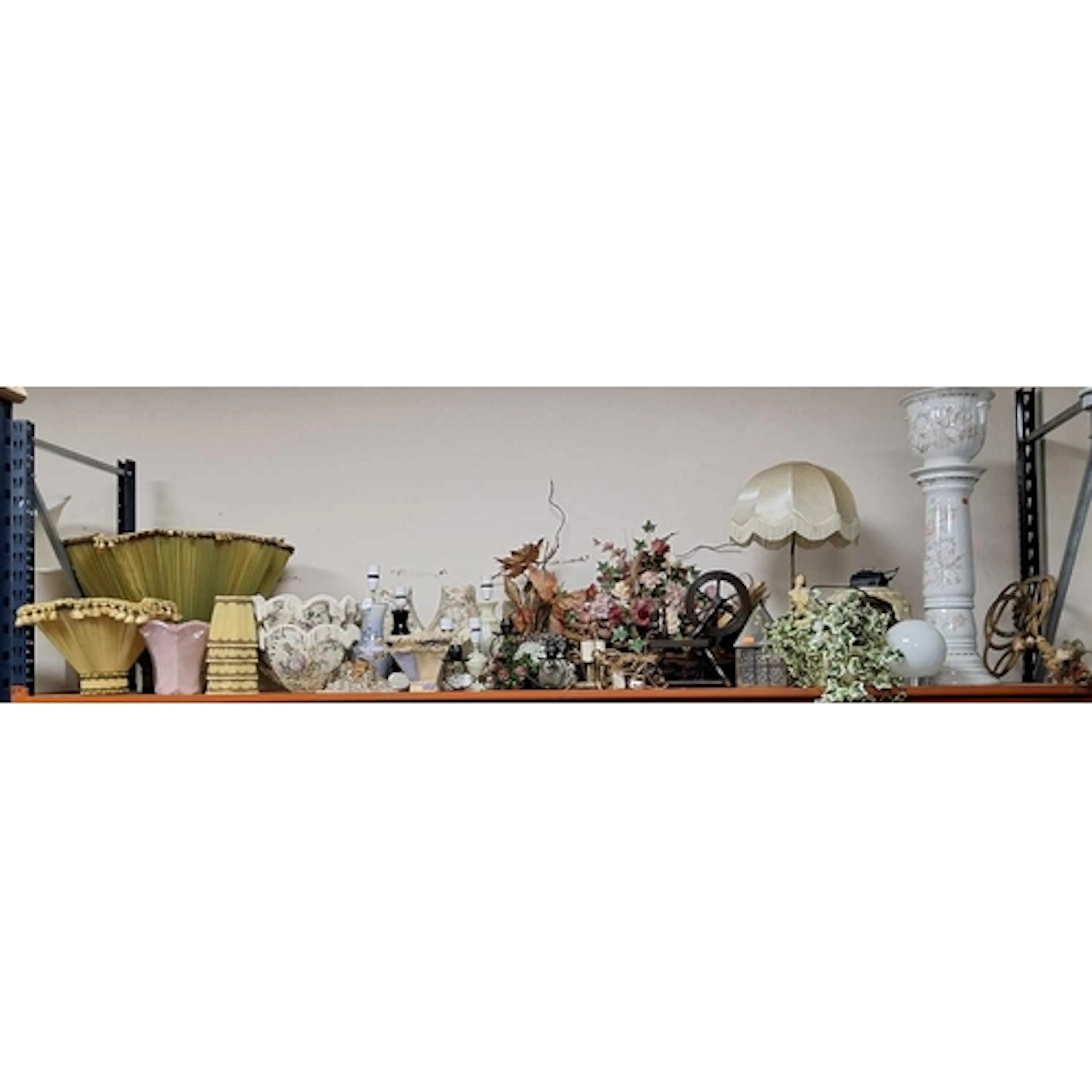 A GROUP OF VINTAGE HOME AND GARDEN ITEMS, to include onyx ta...
