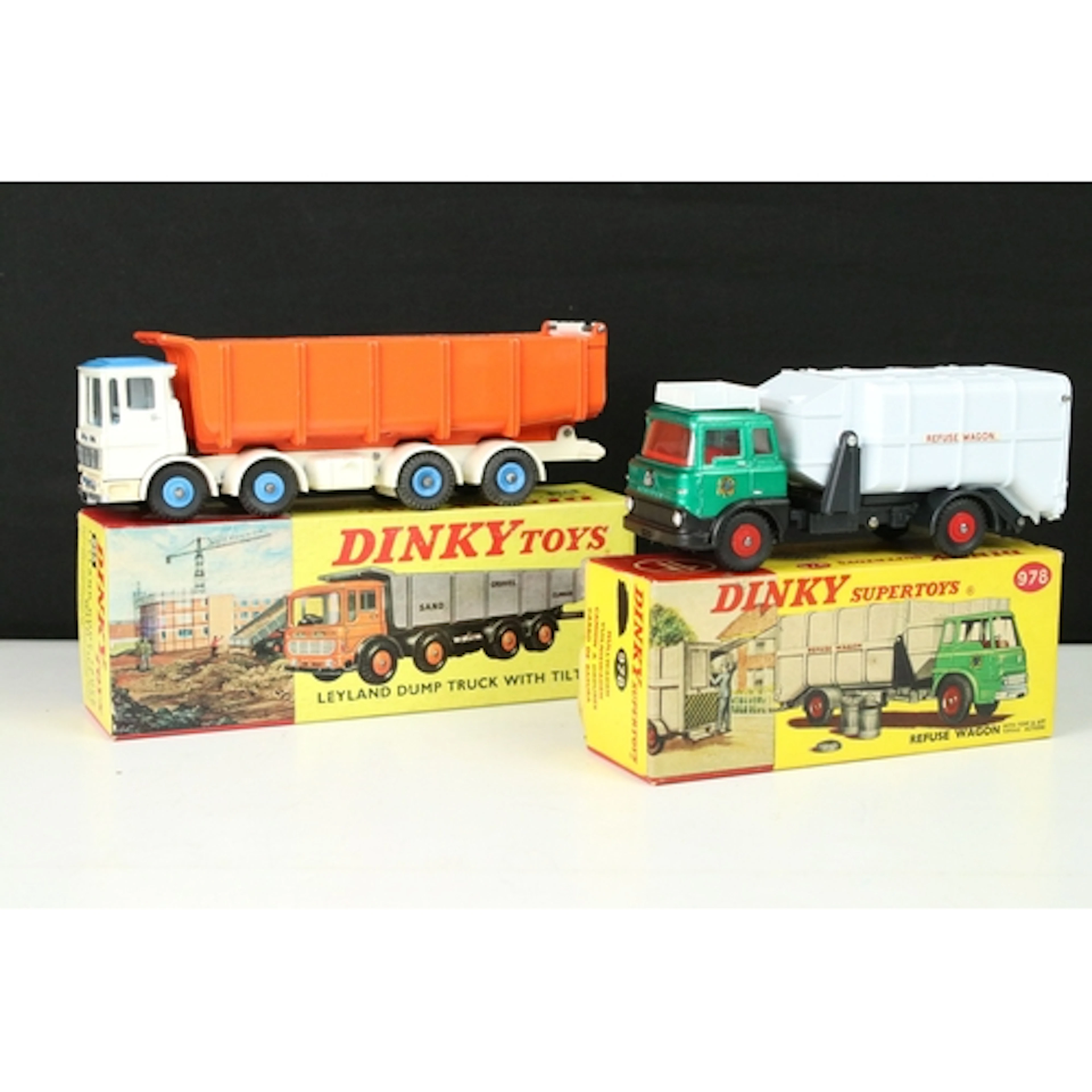 Two boxed Dinky diecast models to include 925 Leyland Dump T...