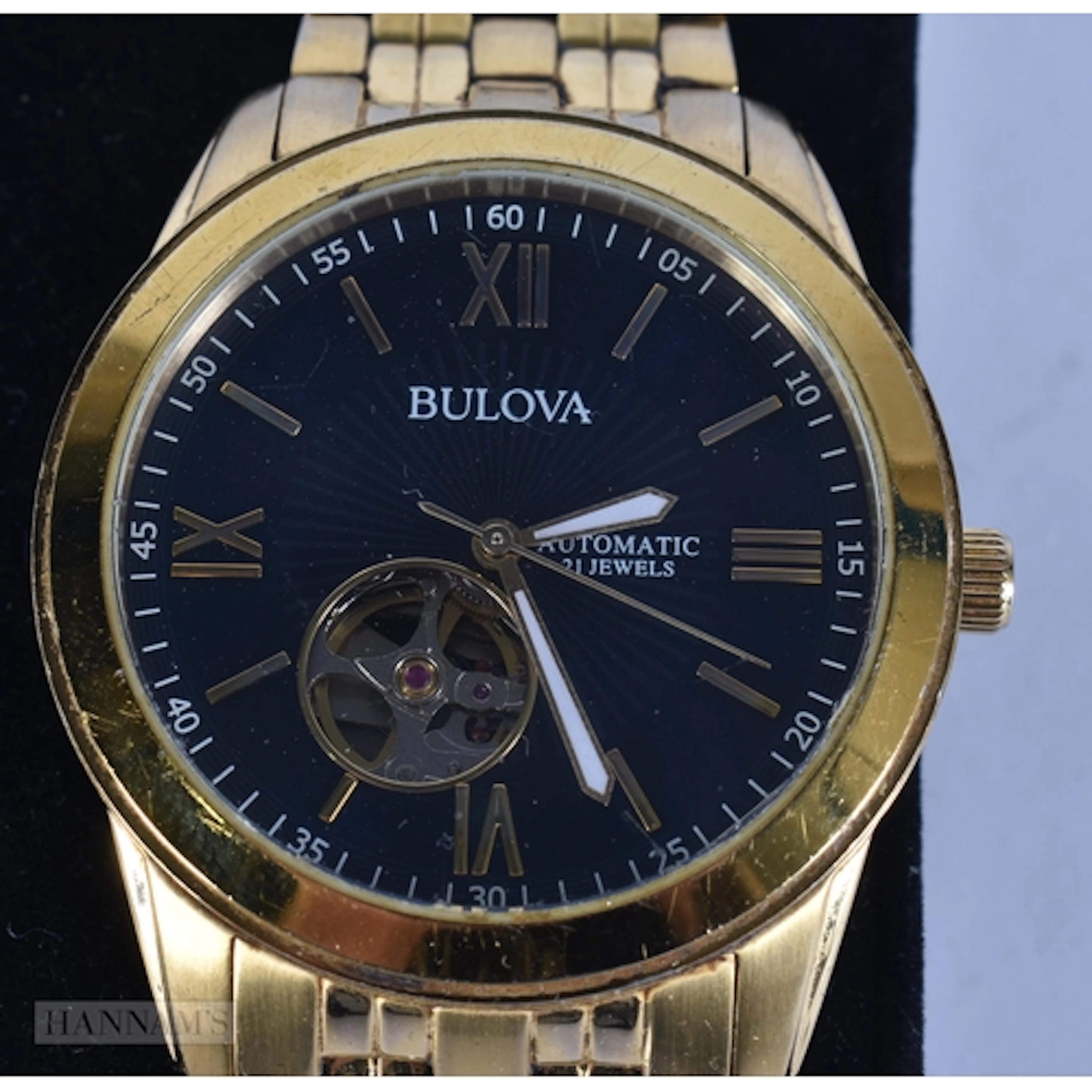 A BULOVA WRIST WATCH. Running. 4 cm wide.