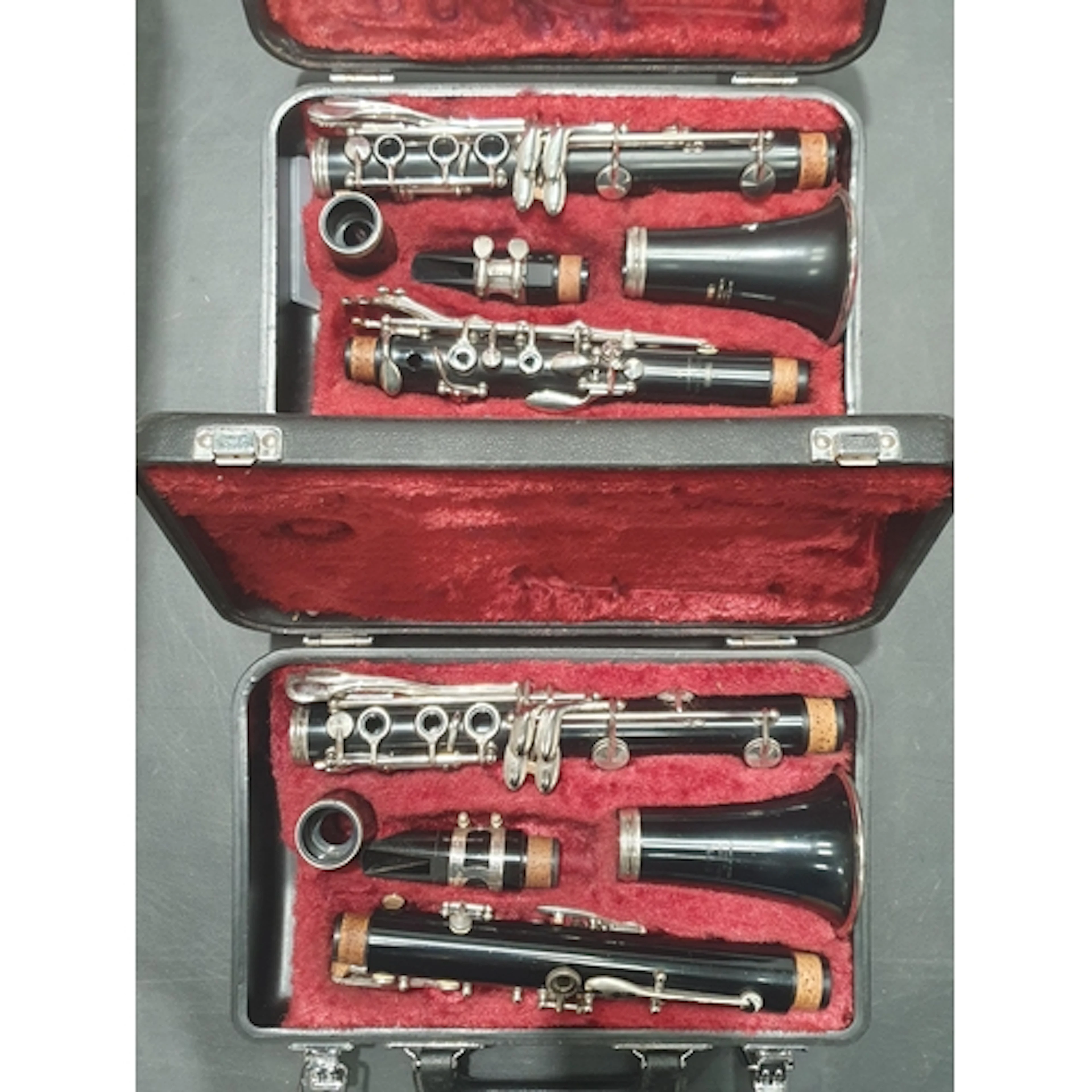 Two cased Yamaha Clarinets, (R5)