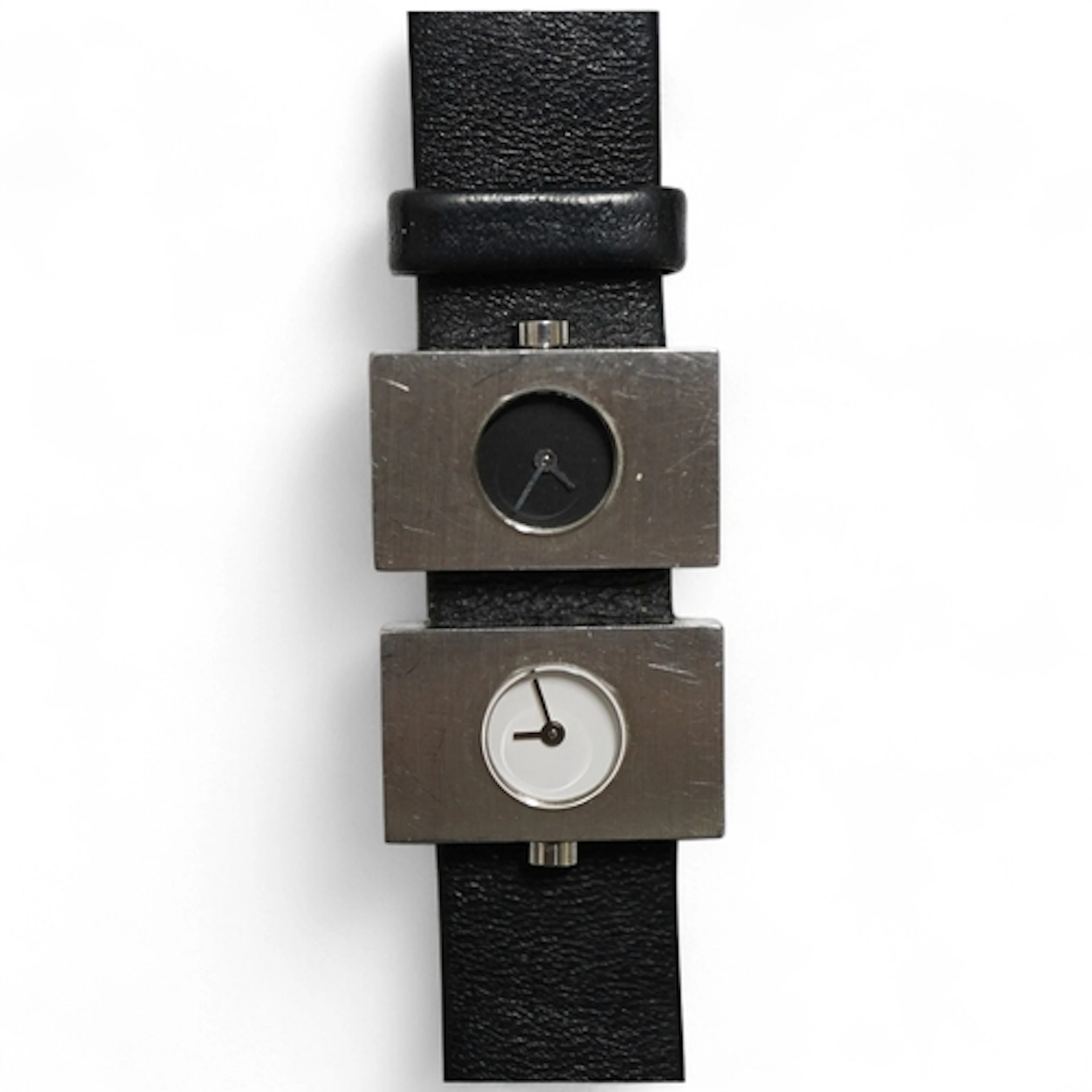 A lady's recent stylish Milus 340.011 'One O'Clock' twin cas...
