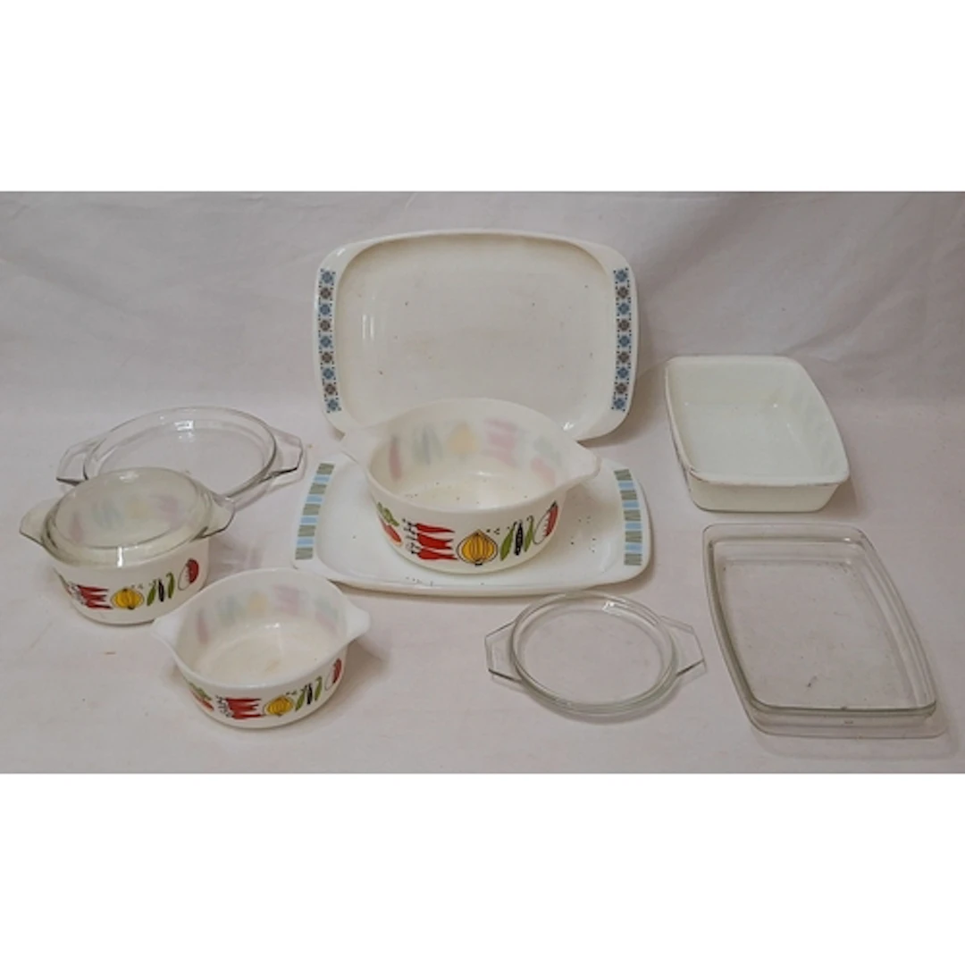 Vintage Pyrex Cookware incl. 3 Harvest Design Casserole dish...