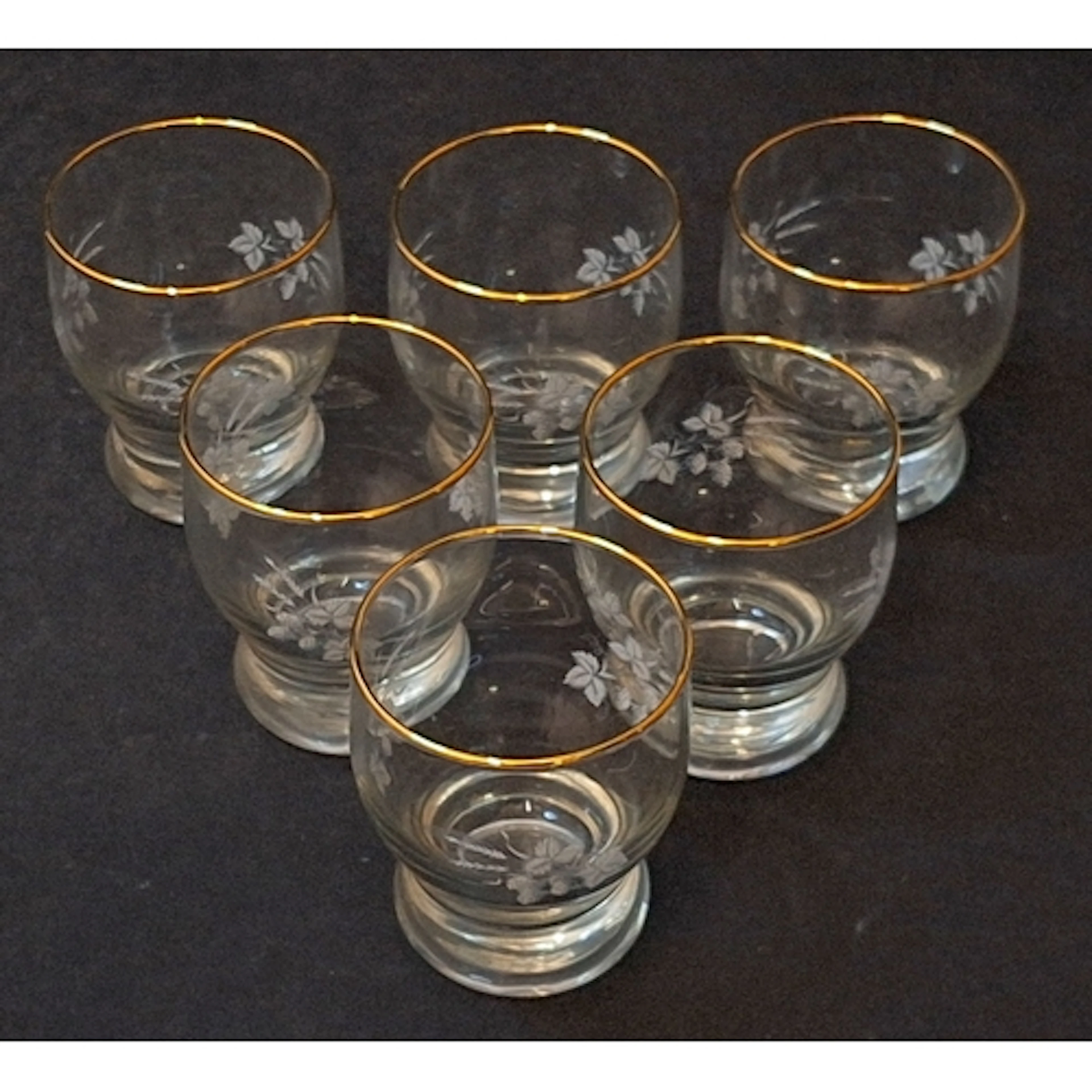 Set of 6 Vintage Mid Century Footed Glasses, approx. 8cm H (...