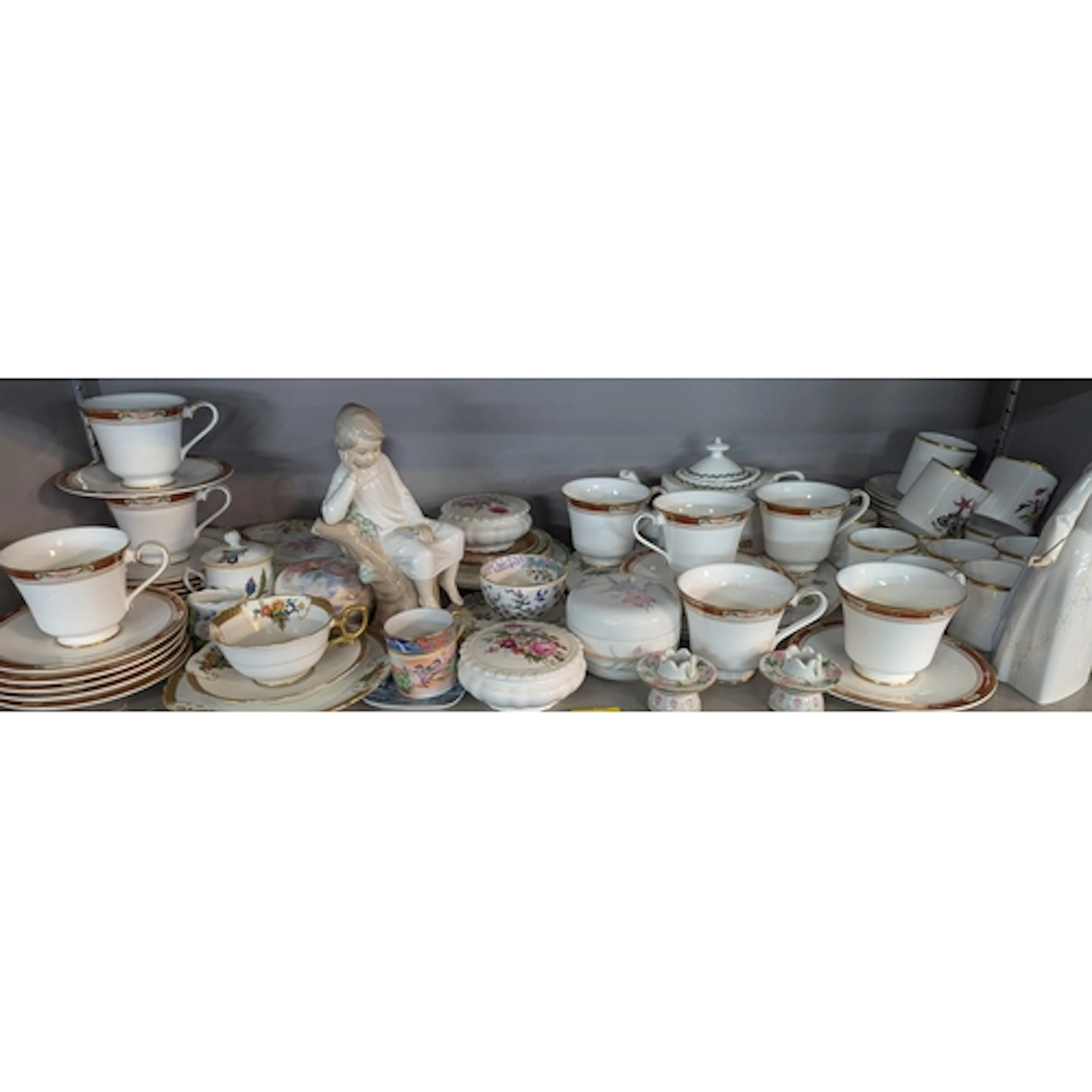 Mixed ceramics to include Royal Doulton Sandon pattern cups,...