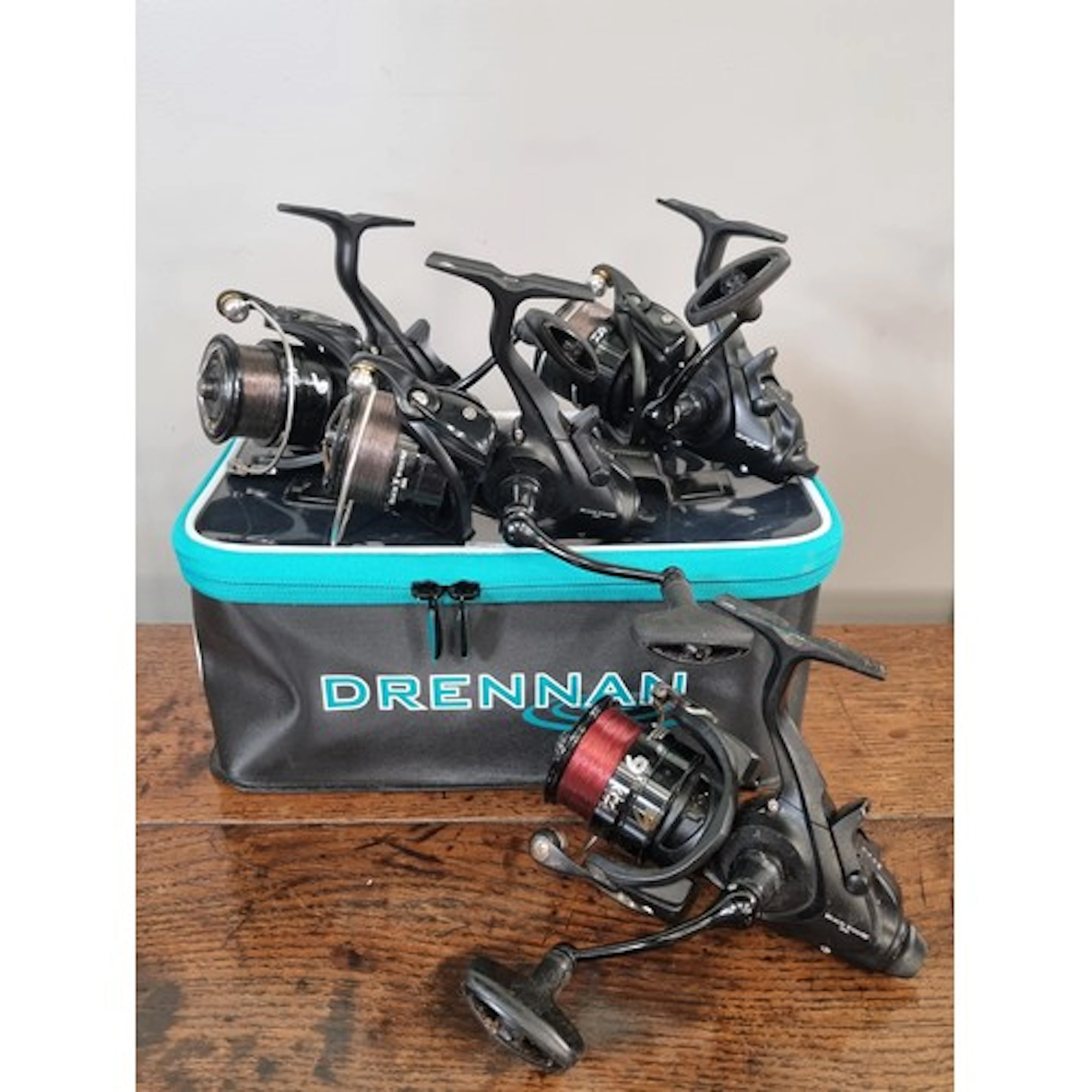 Three Daiwa Black Widow BR LT 3000 match fishing Reels and a...
