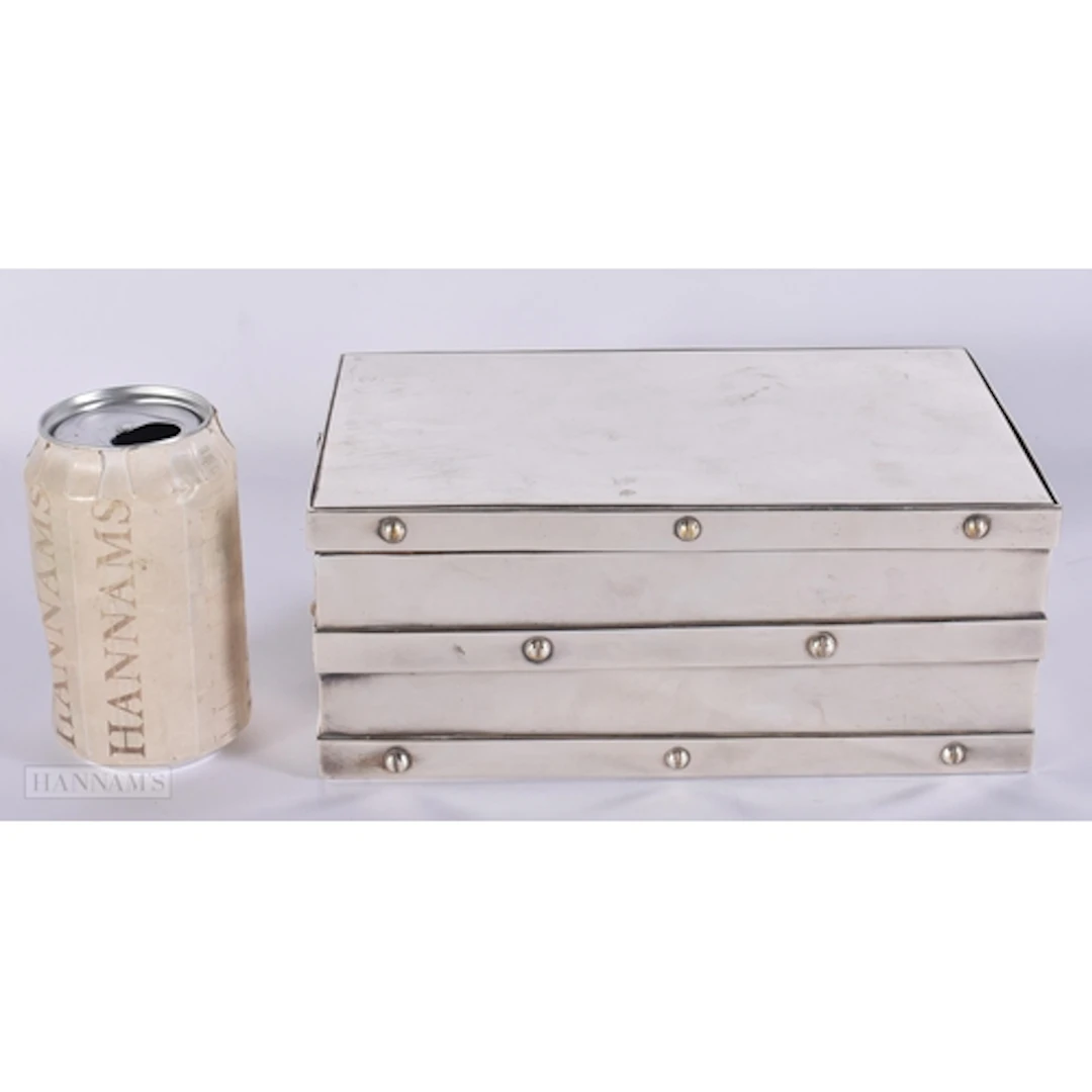 A LARGE RALPH LAUREN SILVER PLATED CIGAR HUMIDOR. 23 cm x 13...