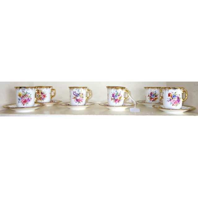 A set of six Hammersley tea cups & saucers, two cups AF
