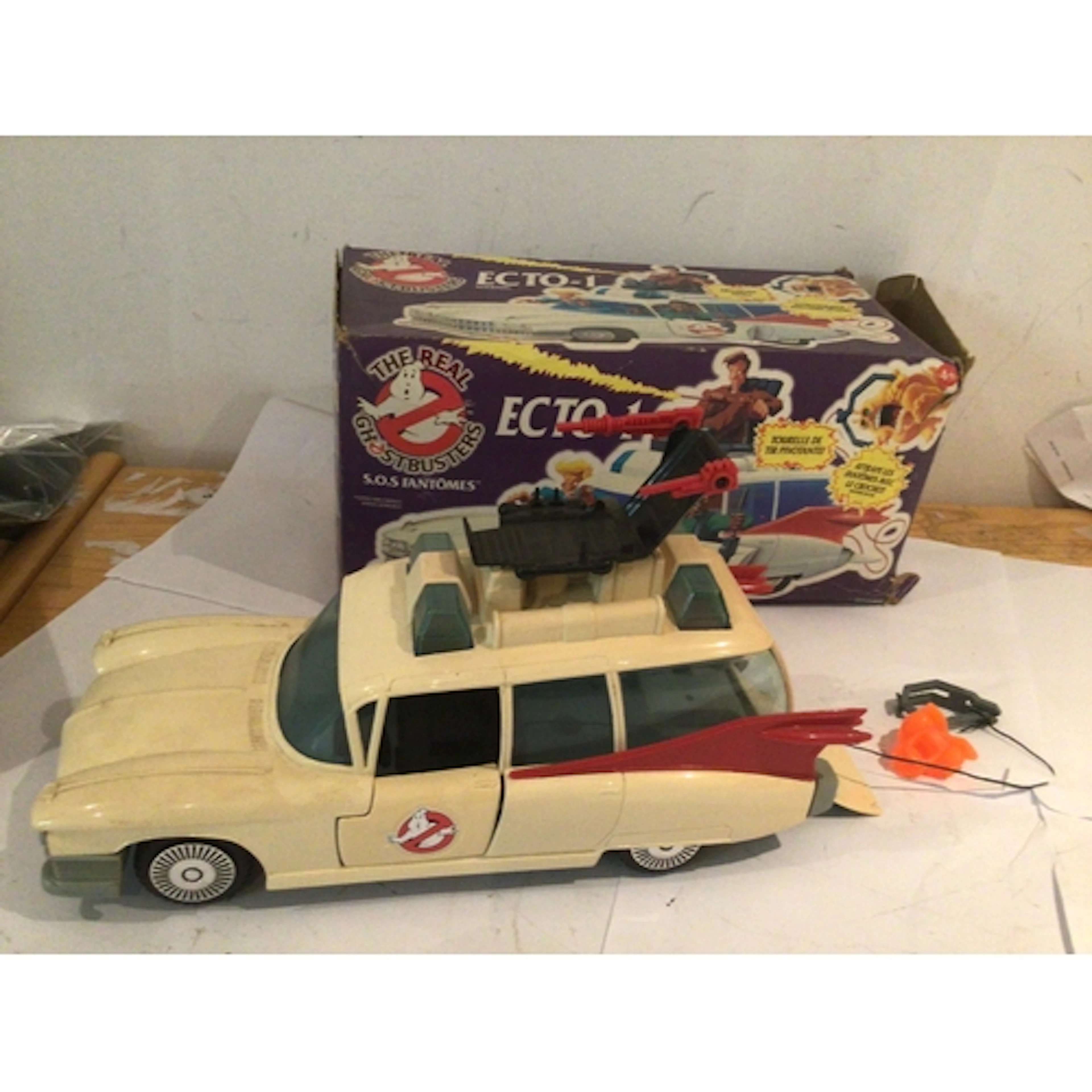 Vintage ECTO-1 Ghostbusters car with accessories. Orig...