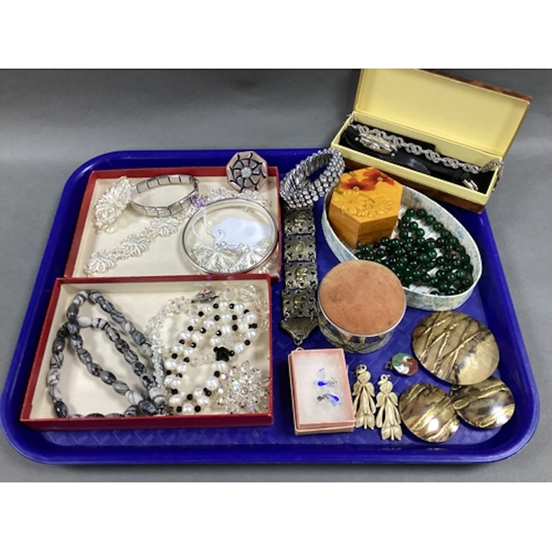 Vintage and Later Costume Jewellery, including Nomination ex...