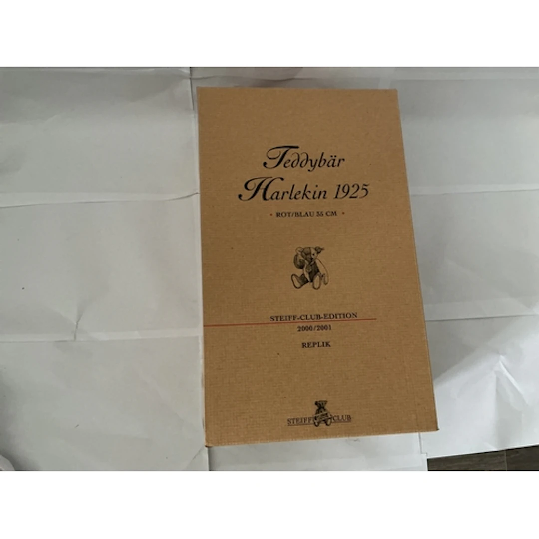 A Boxed 2000/1 Replica Of The 1925 Red and Blue 35 Steiff Cl...