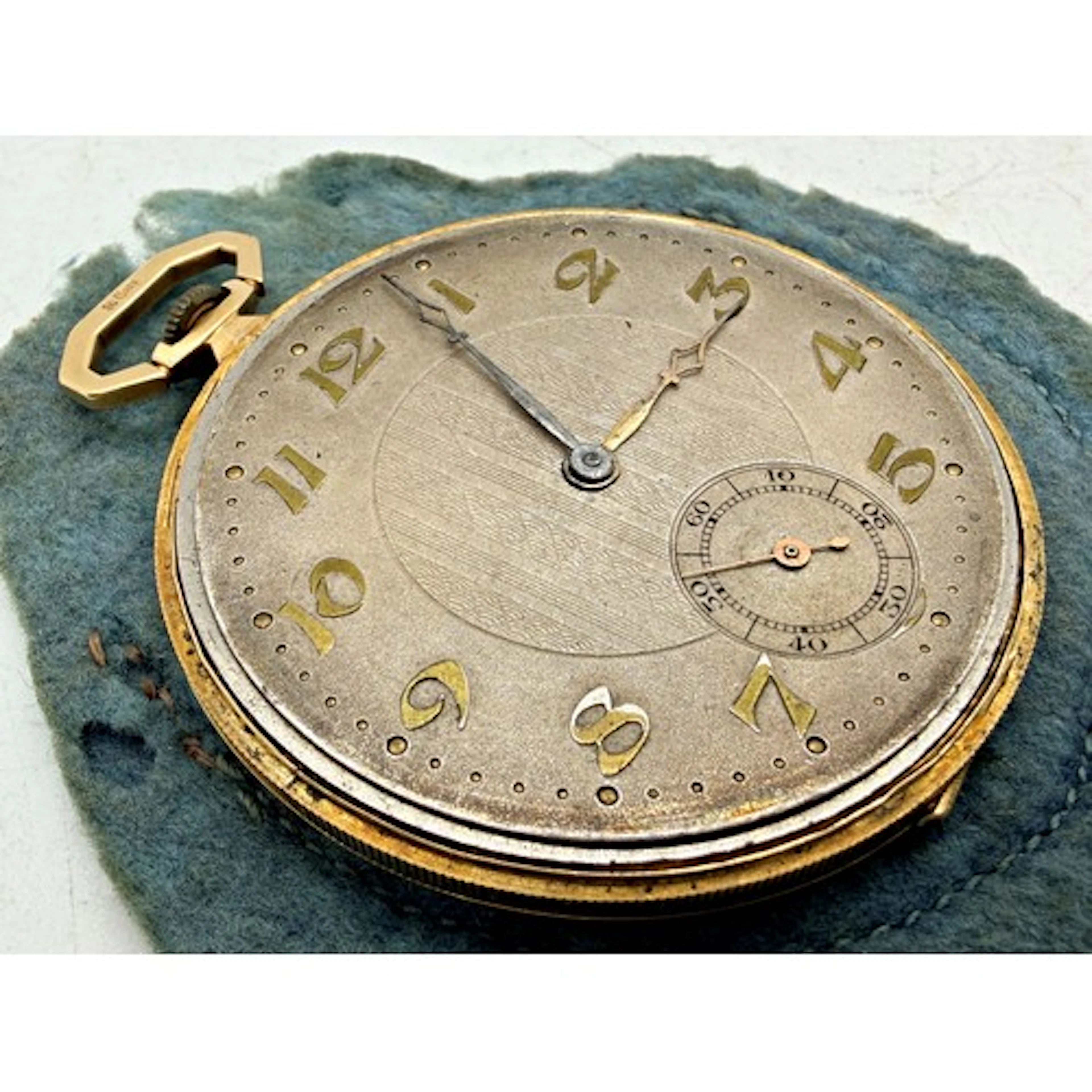 A Continental 18ct yellow gold cased pocket watch, the silve...