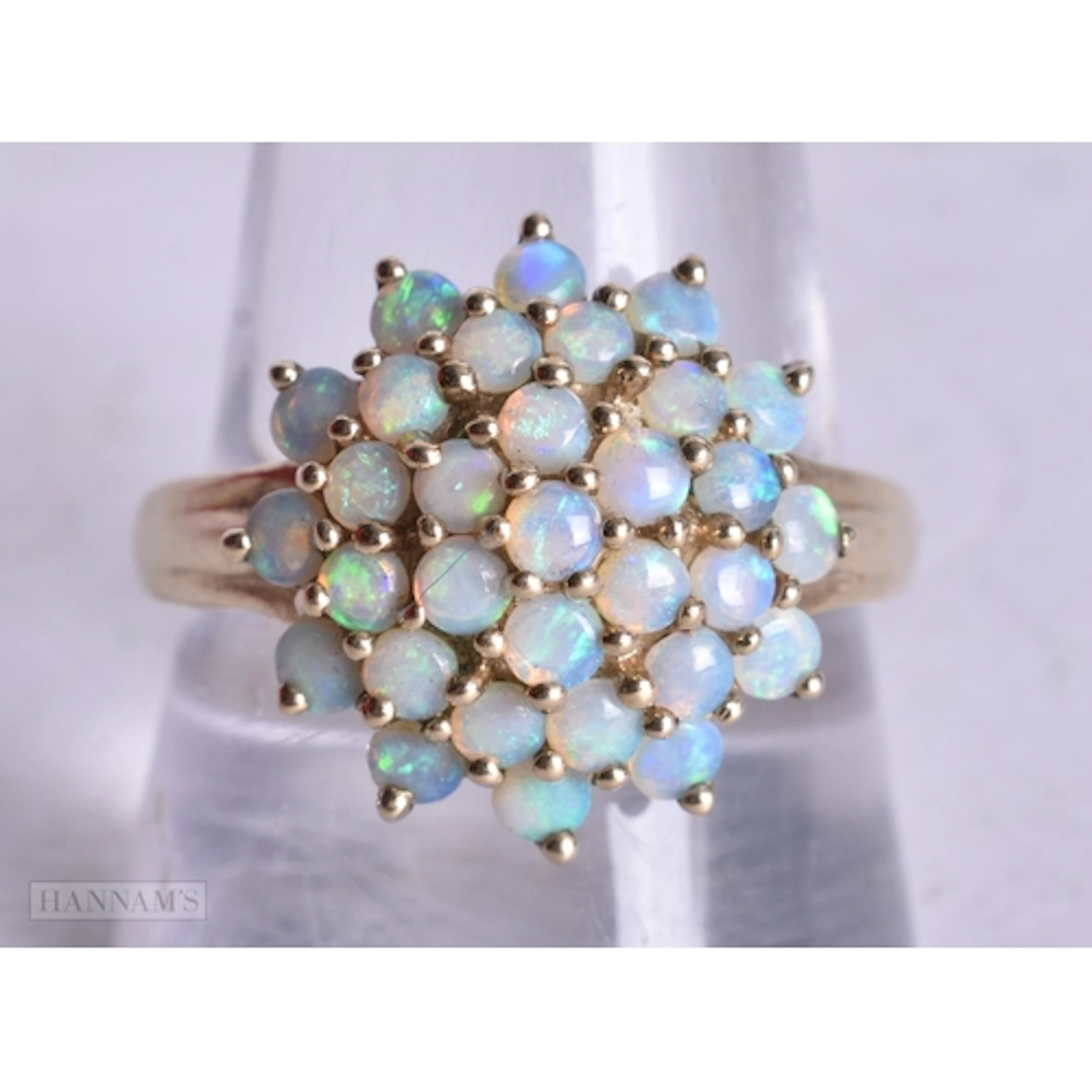 9ct gold opal cluster ring (3.9g). U.