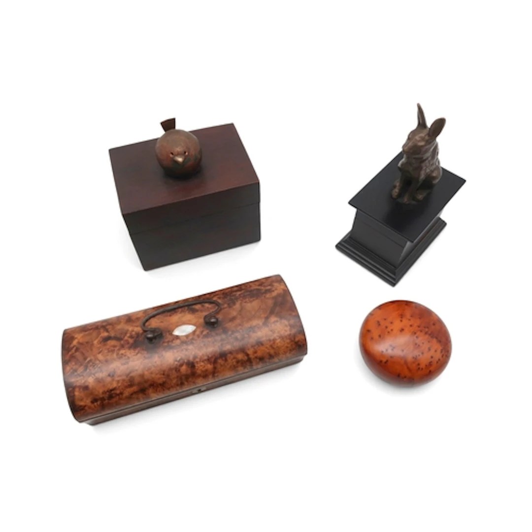 Roy T Stenger (1931-2018) - A bronze wren mounted on a woode...