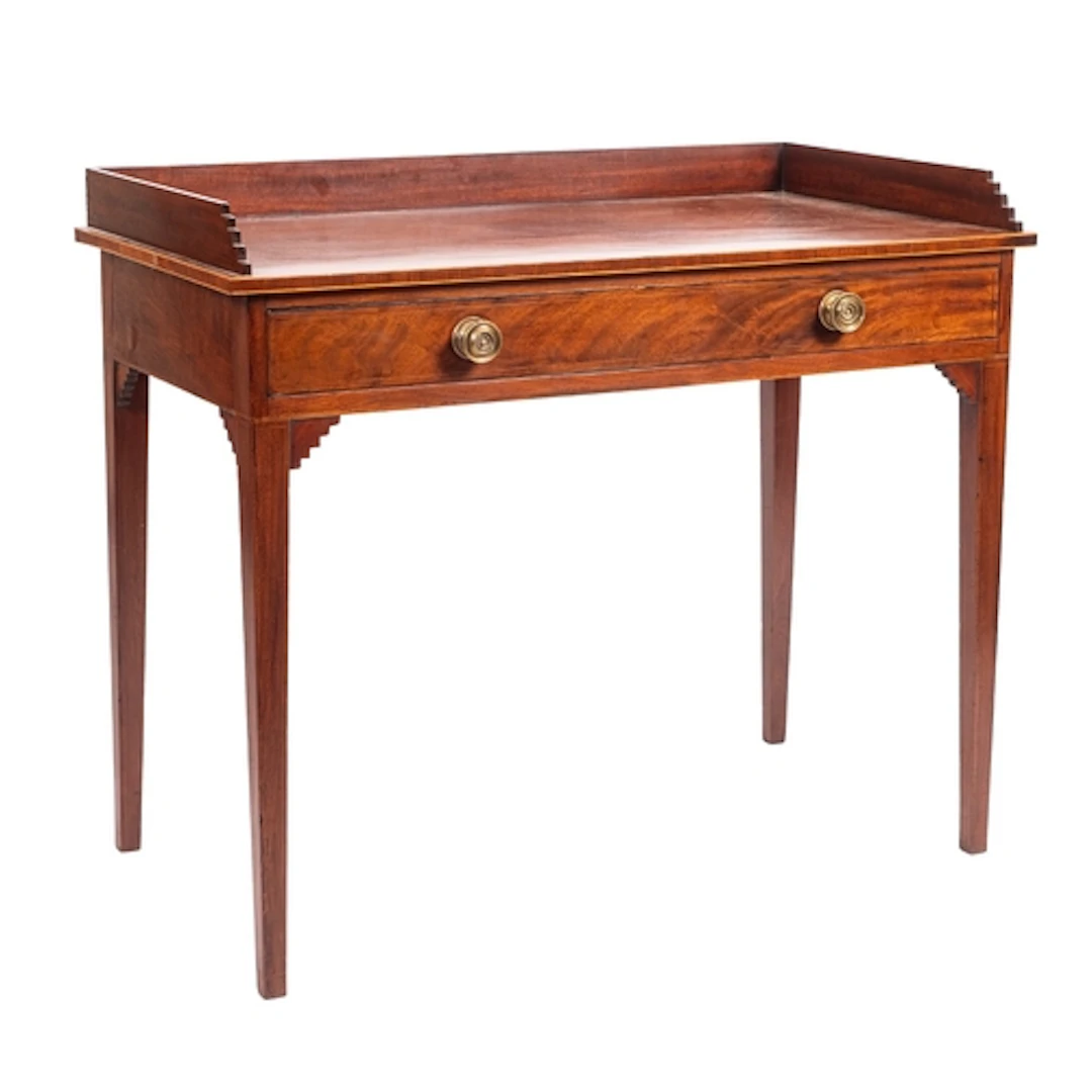A Regency mahogany bedroom table, early 19th century; .the t...