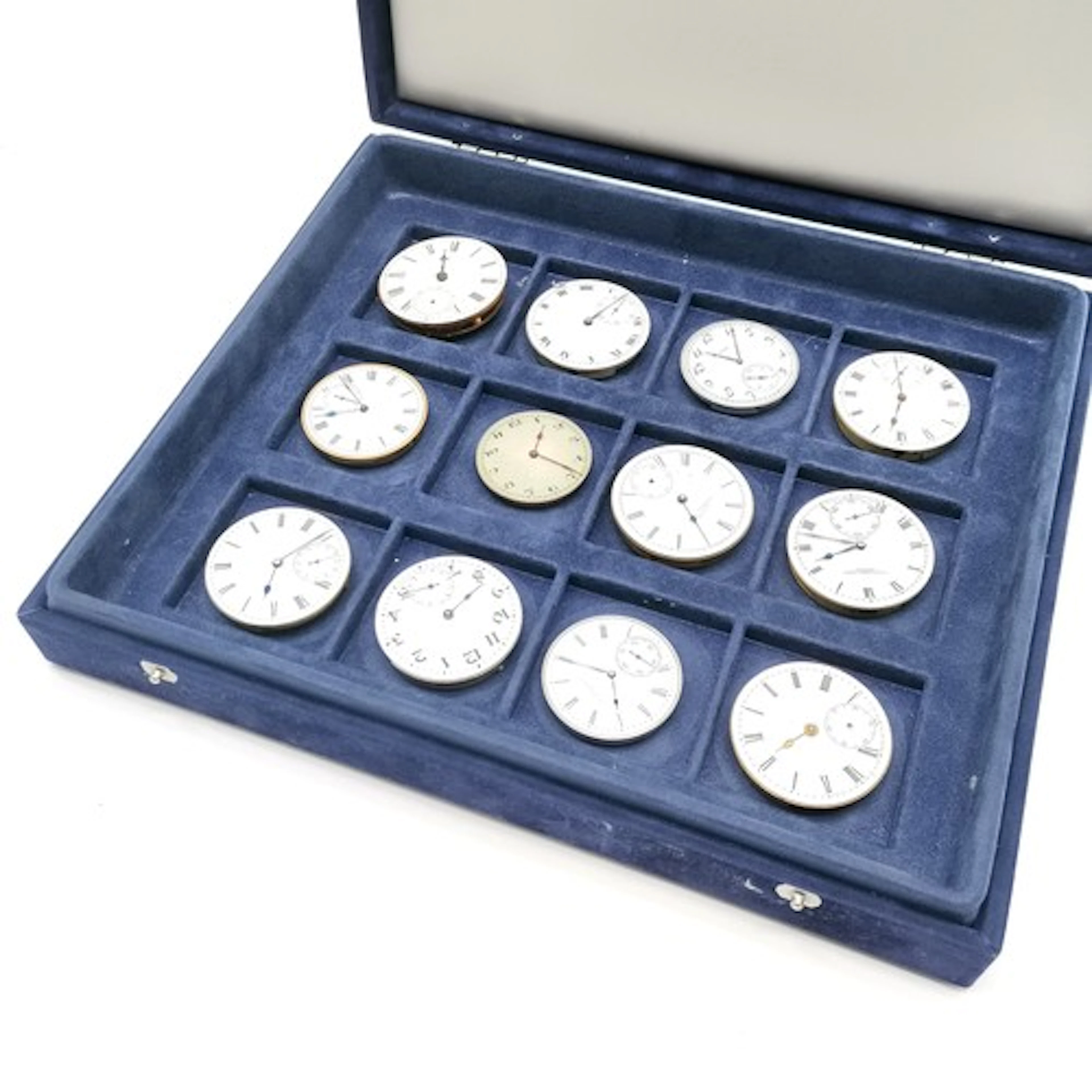 12 x antique pocket watch movements inc Thomas Russell & Son...