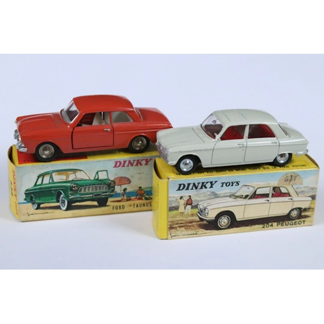 Two boxed French Dinky diecast models to include 538 Ford Ta...